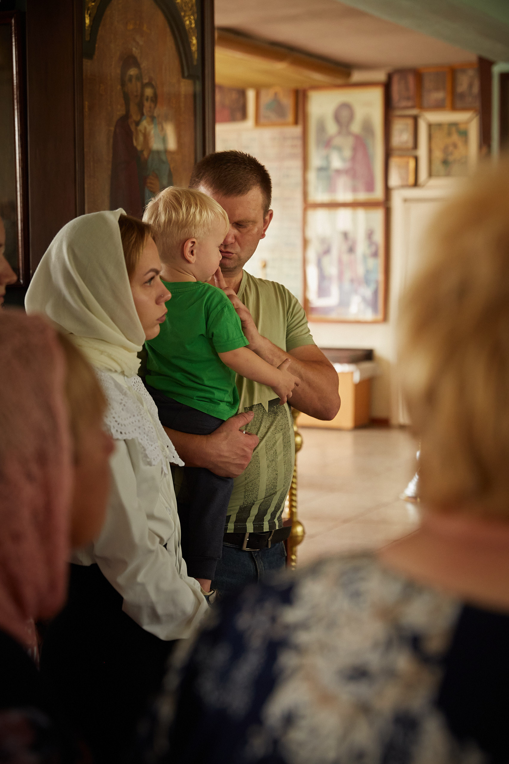 Съемка крещения. Фото от профессионального портретного фотографа в Екатеринбурге Евгения Карася