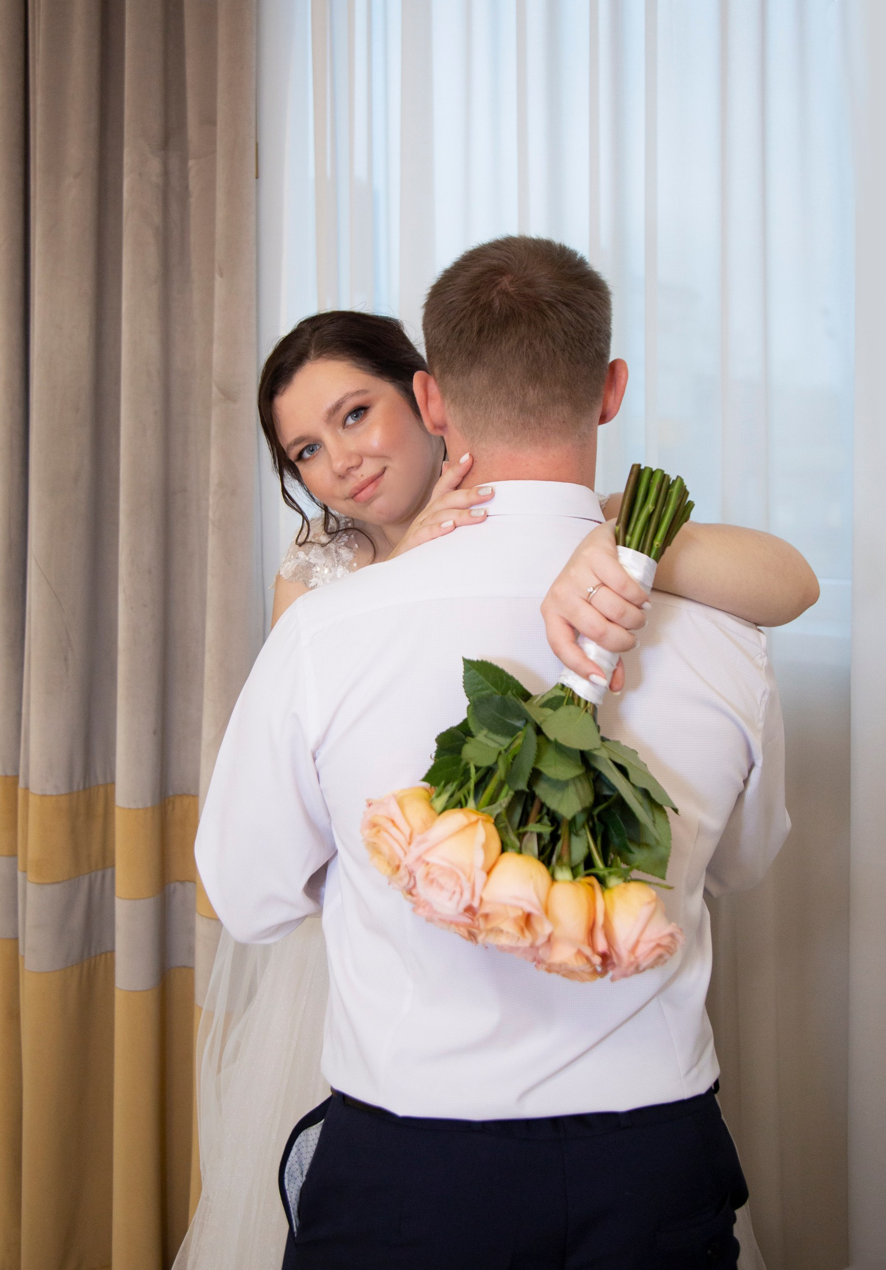 Свадебная фотосессия Андрея и Алины в Савеловском ЗАГСе. Фотосессия в студии в Москве от профессионального фотографа услуги по доступным ценам