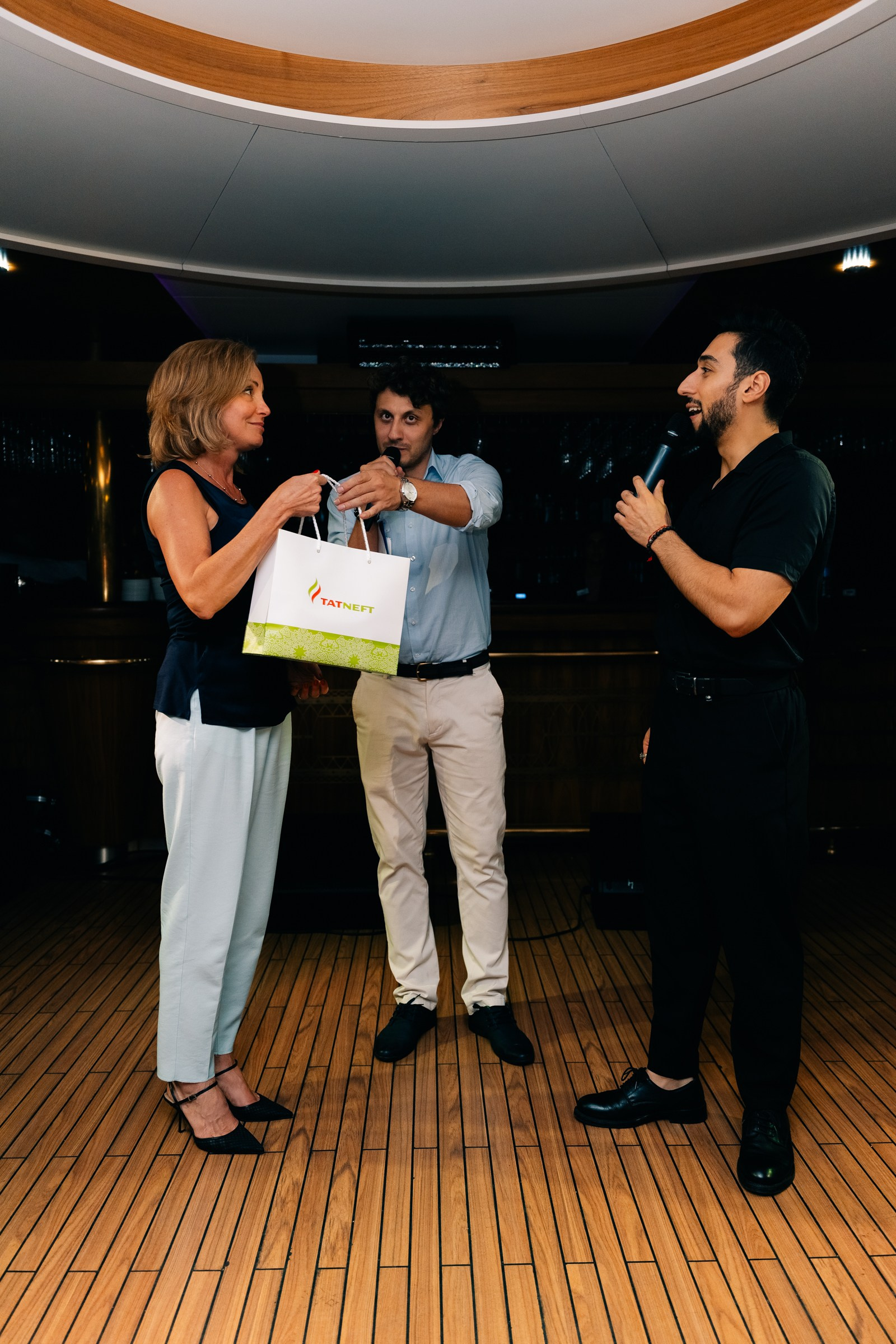 Ведущие мероприятия 1+1