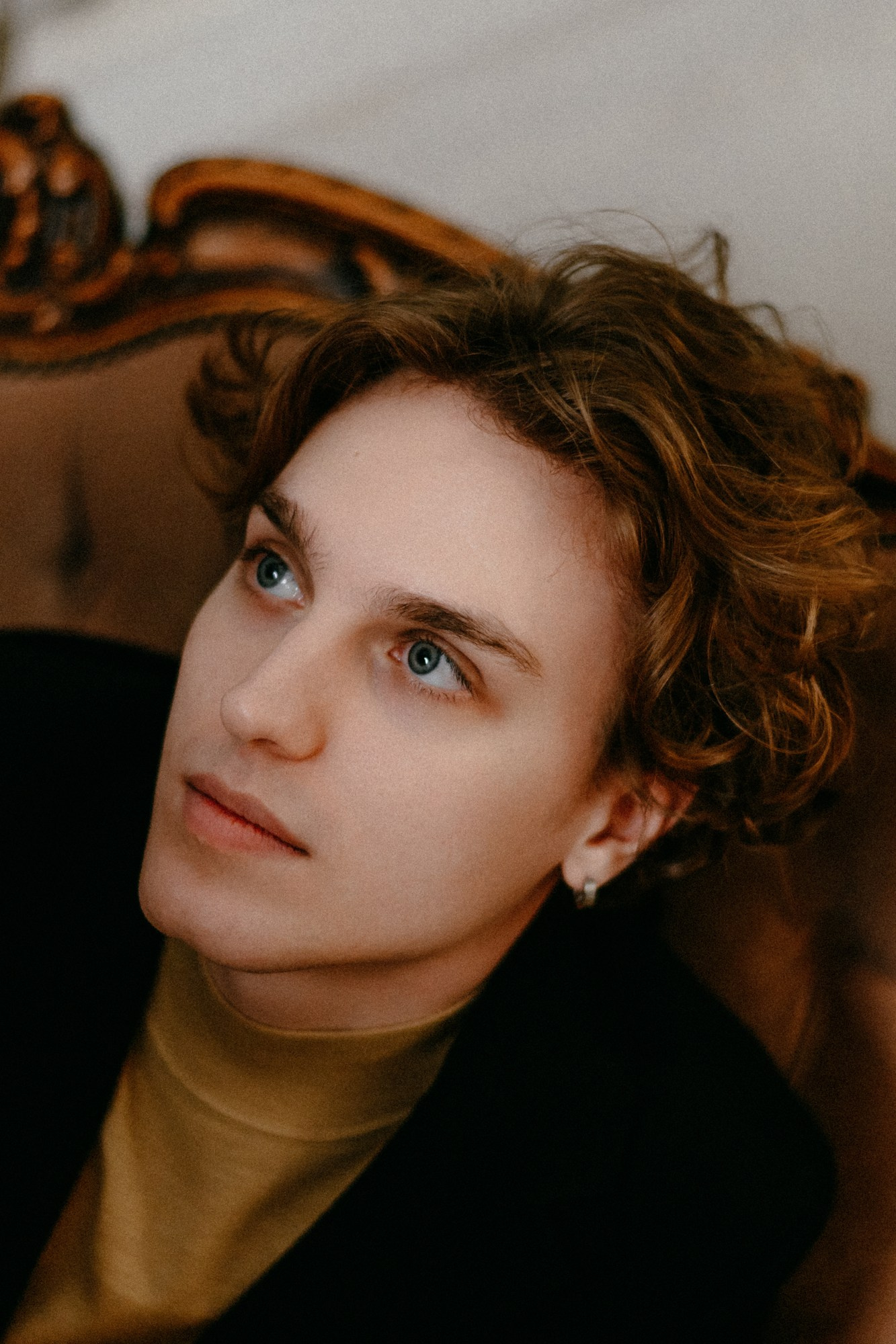 Киношный мужской портрет в студии Файнарт Тюмень — Мужской фотограф Дарья Мустафина. Портретный фотограф Тюмень Дарья Мустафина