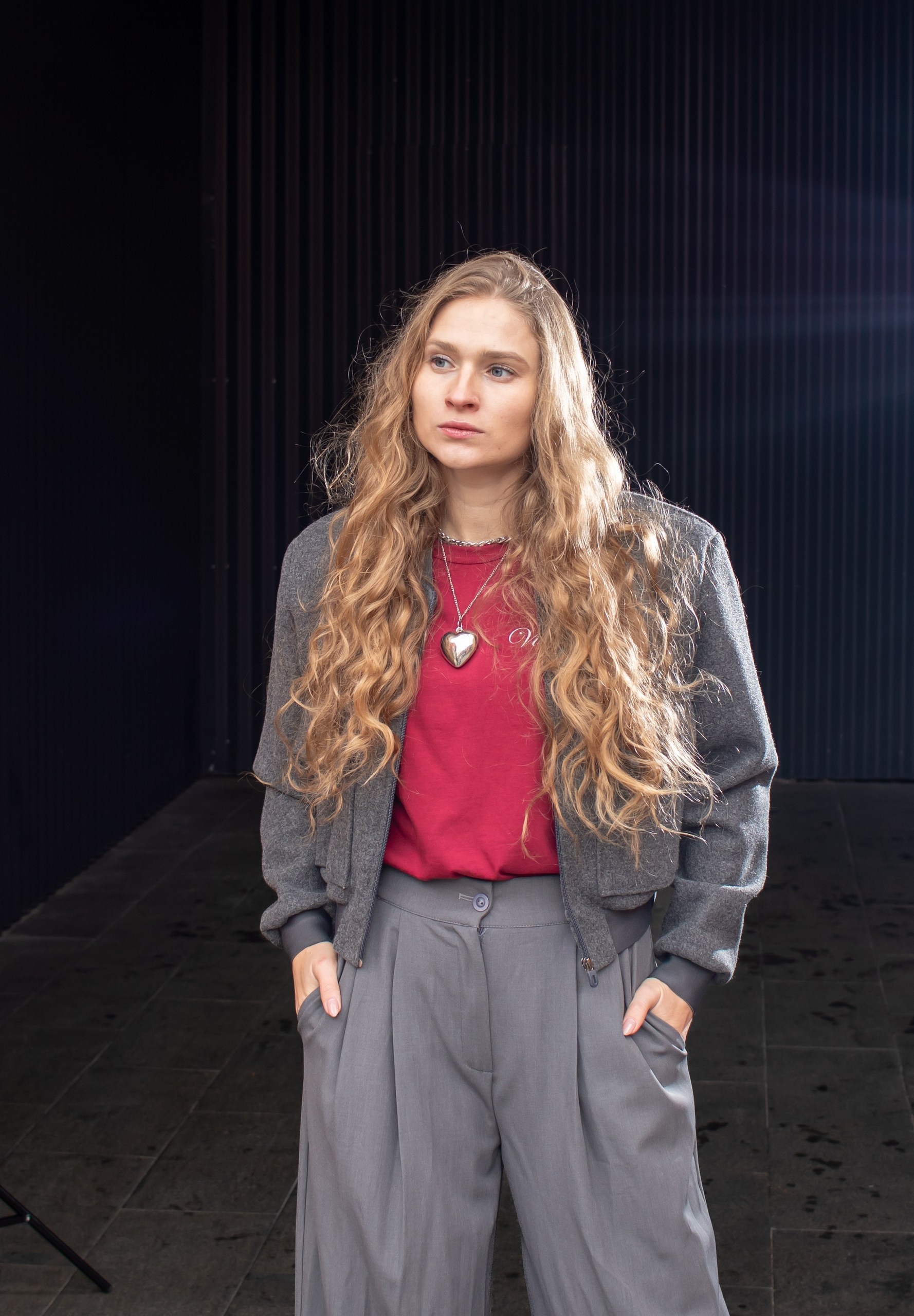 Осенний портрет девушки на Хлебозаводе №9 — уличная фотосессия