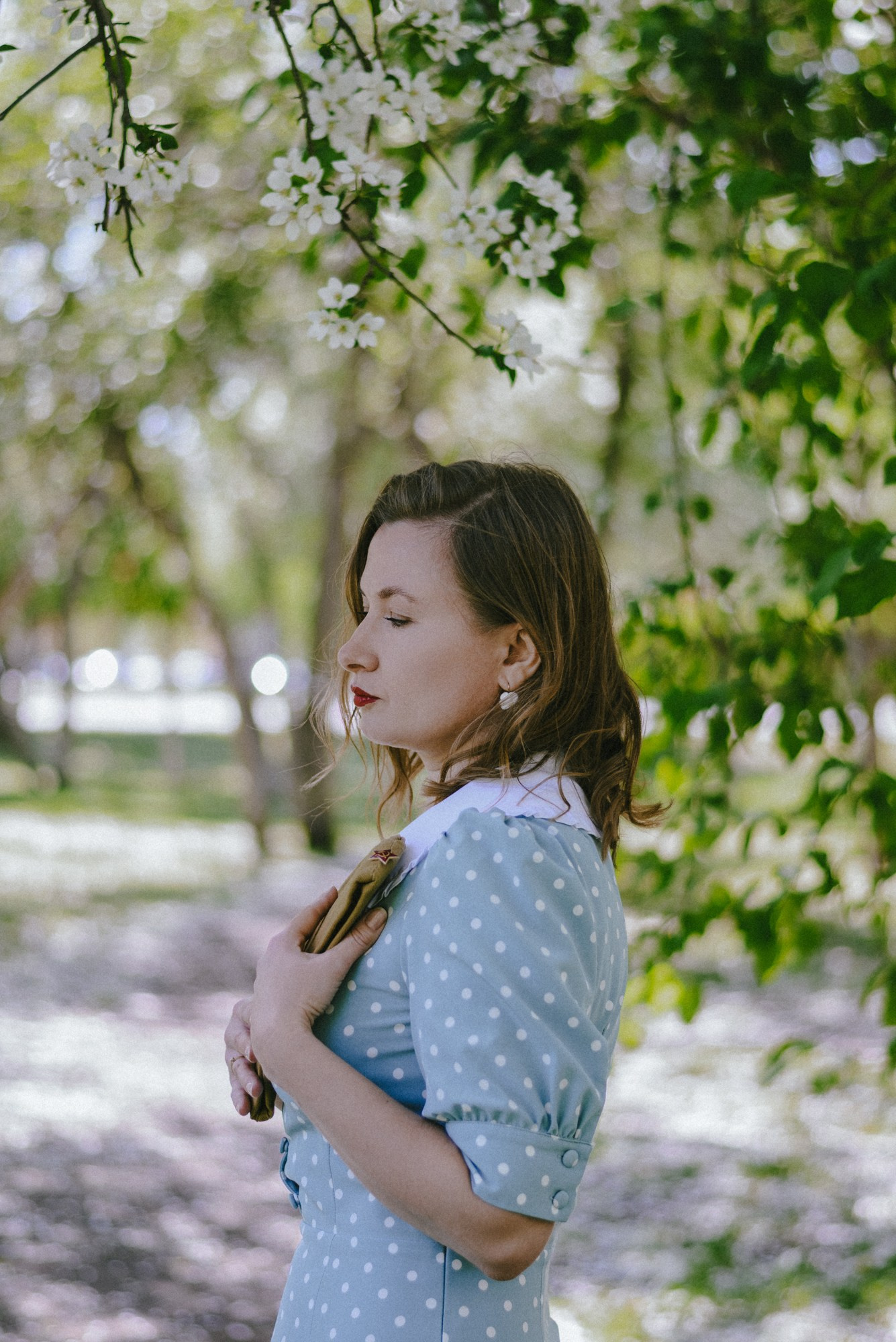 Портрет в яблоневой роще, съемка к 9 мая в Тюмени, проект Женя. Грани