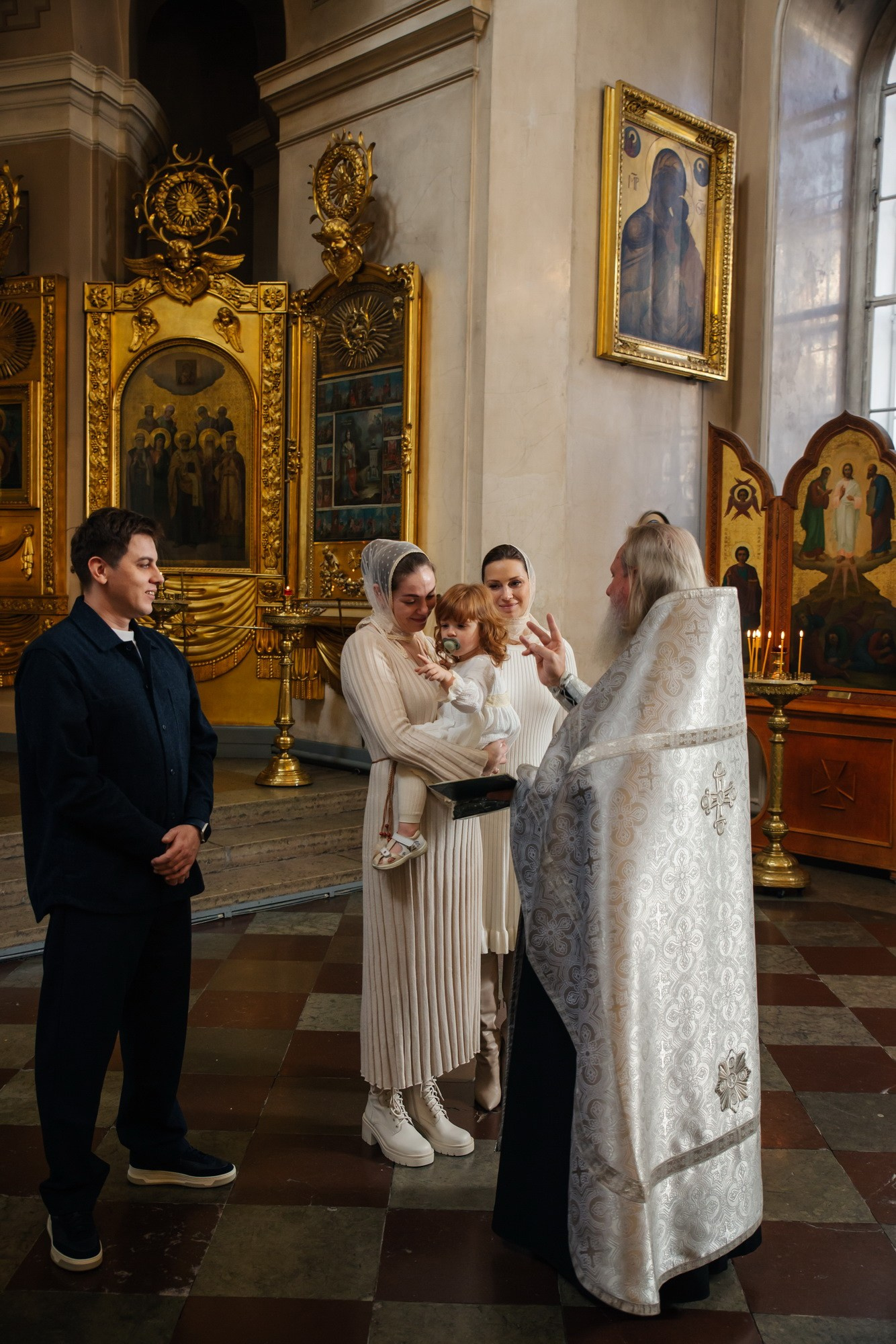 Где покрестить ребенка в СПб Спасо Преображенский собор крещение. Фотограф крещение венчание в Петербурге! Помогает подобрать храм и посоветовал душевного батюшку в СПб