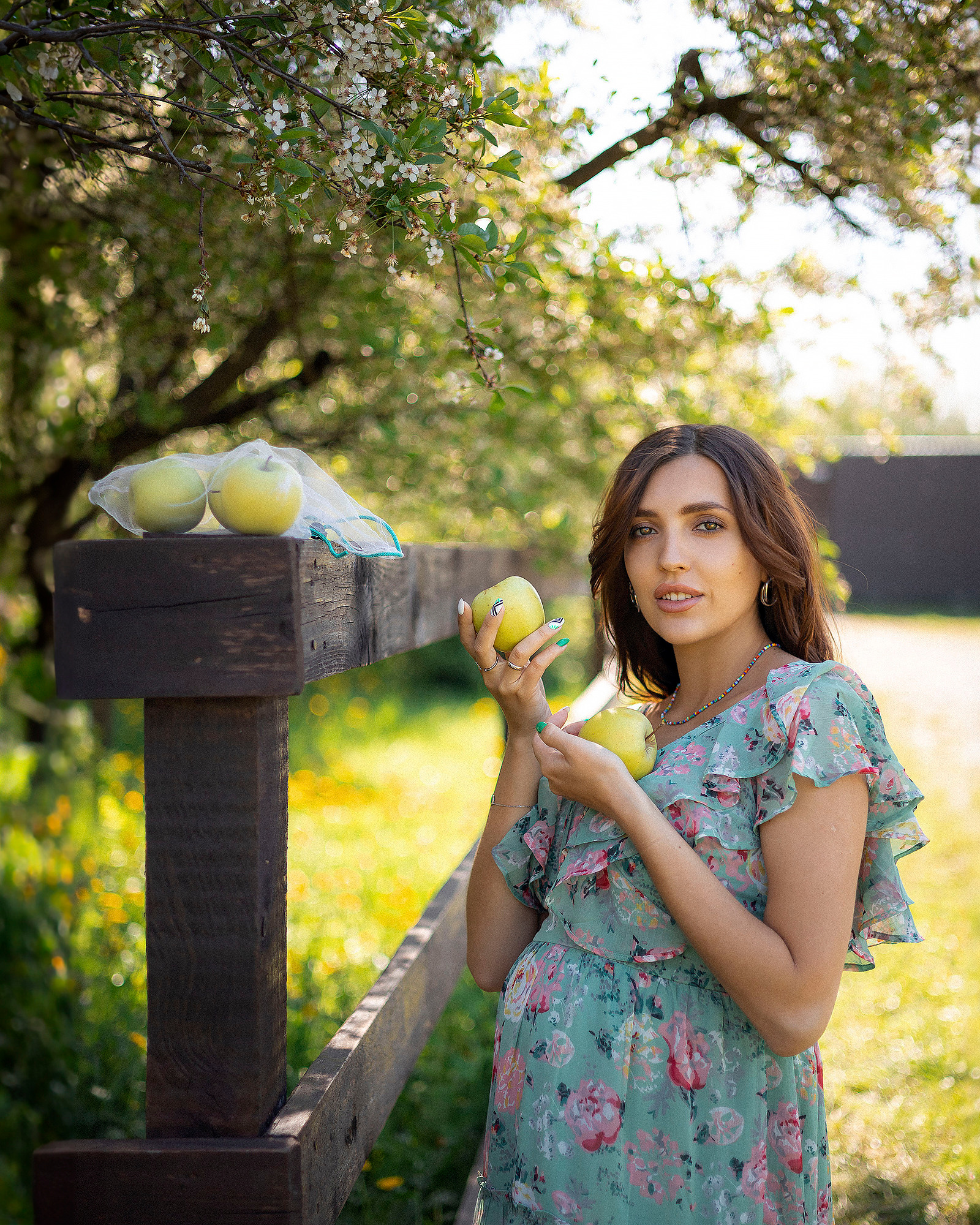 Беременность в цветении. Женский и семейный фотограф в Москве Виктория