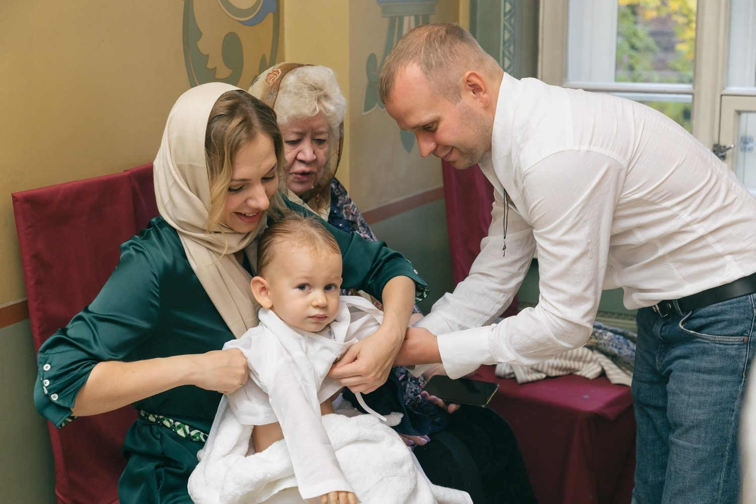 фотограф на крещение санкт петербург, справка о беседе перед крещением, сколько стоит крещение спб, лучшие храмы для крещения, крещение ребенка в спб цены, пушкин церковь узнать про крестины что нужно, что нельзя делать перед крещением, лучшие храмы для крещения, санкт петербург фотограф, крестить без крестных, всего один крестный, имя для крещения малыша