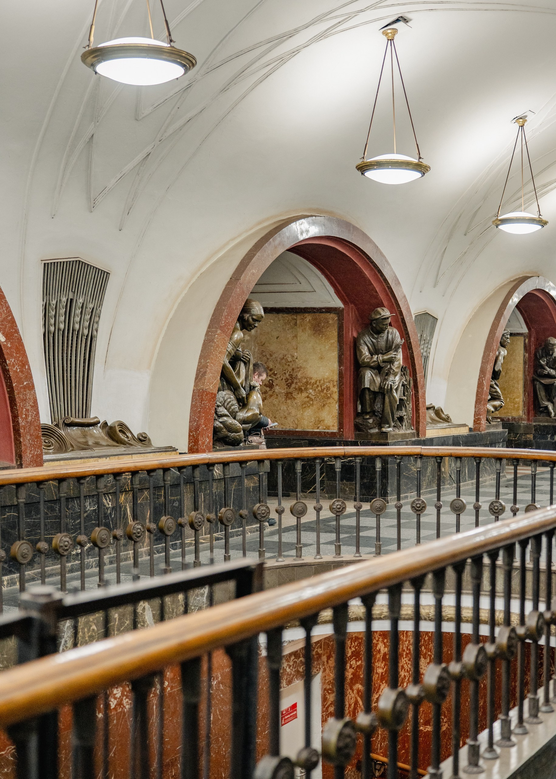 Парадные залы подземного дворца. П&П — Полезное с Приятным. Фотоэкскурсии — Москва на память. Экскурсовод и фотограф в Москве. Увези столицу в своём альбоме!