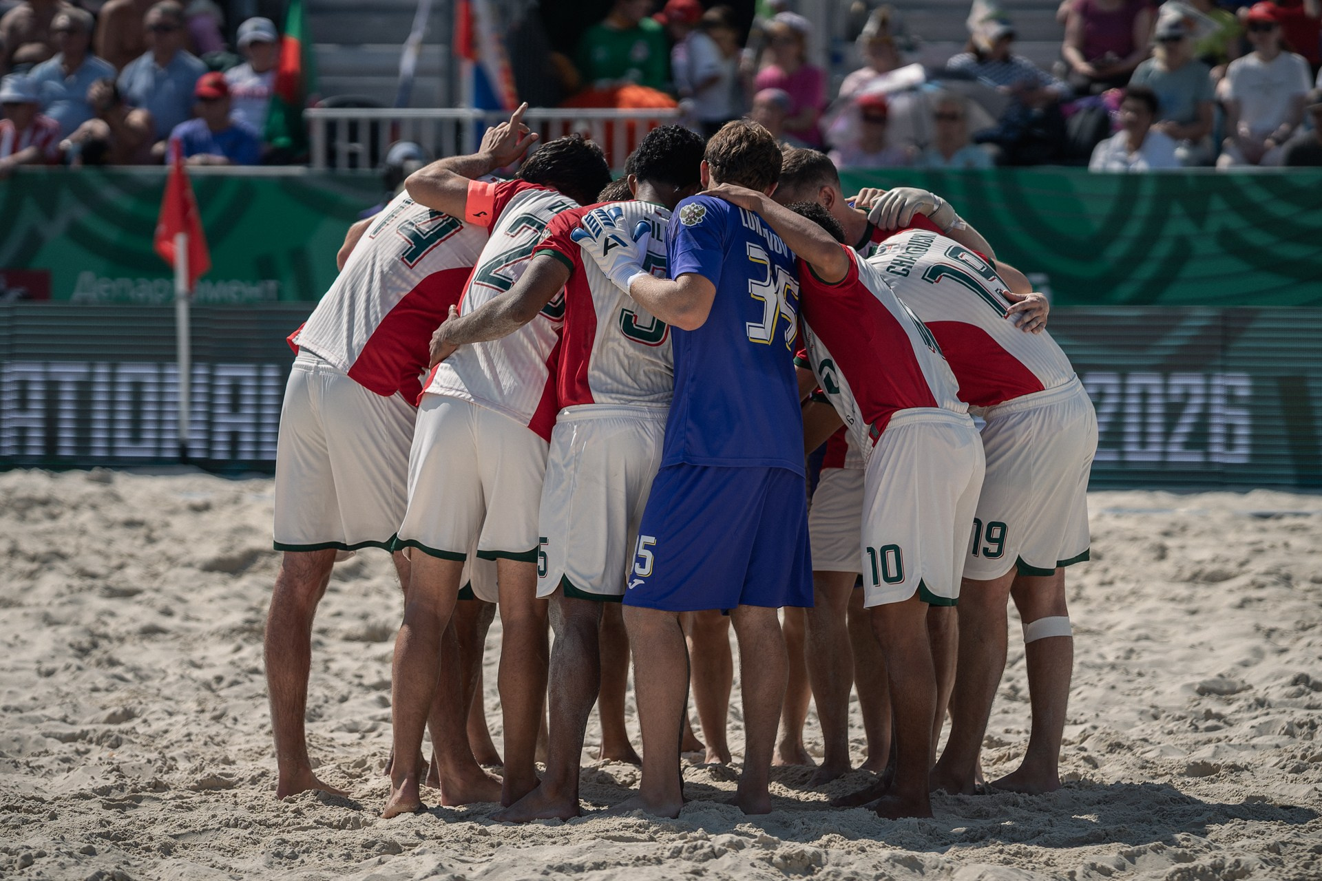Beach Soccer: Lokomotiv vs Sportivo Luqueño — 6:4 Photo Report | Sergey Churnosov