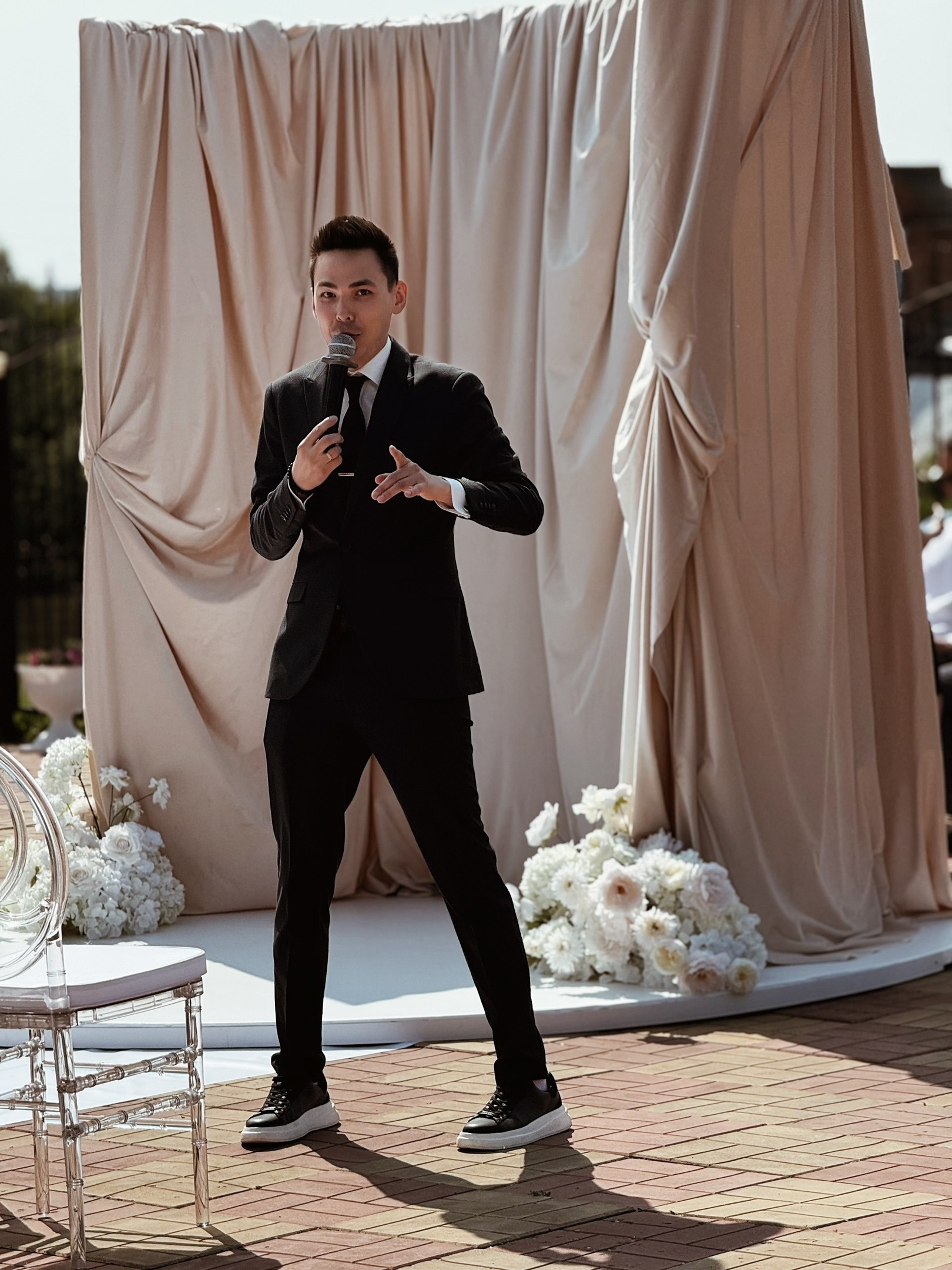 Ведущий мероприятий Артем Банников