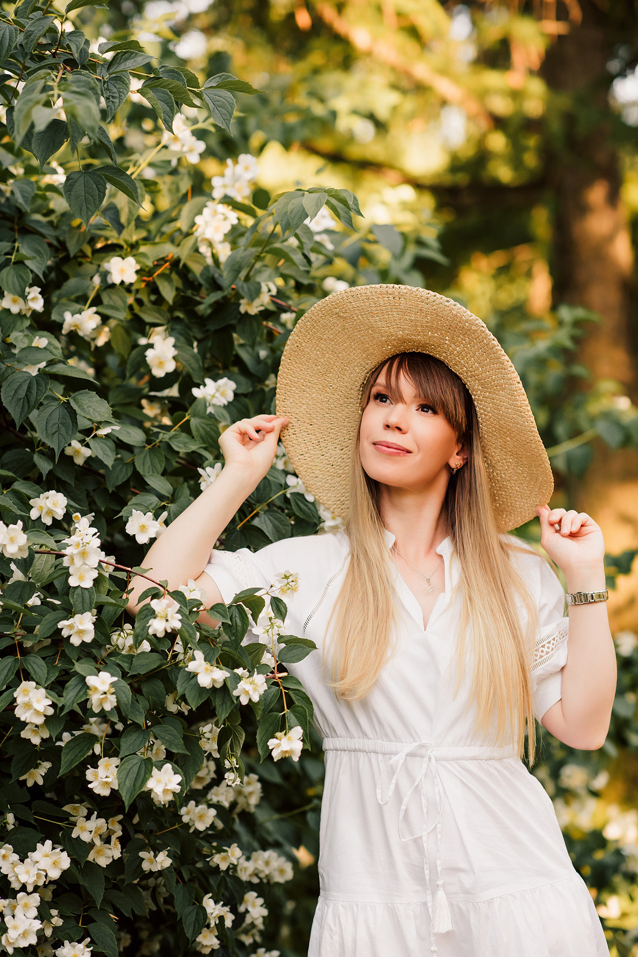 Фотосессия в яблонях в СПб, Фотосессия в цветении СПб. Семейный и Свадебный фотограф. Санкт-Петербург. Пушкин