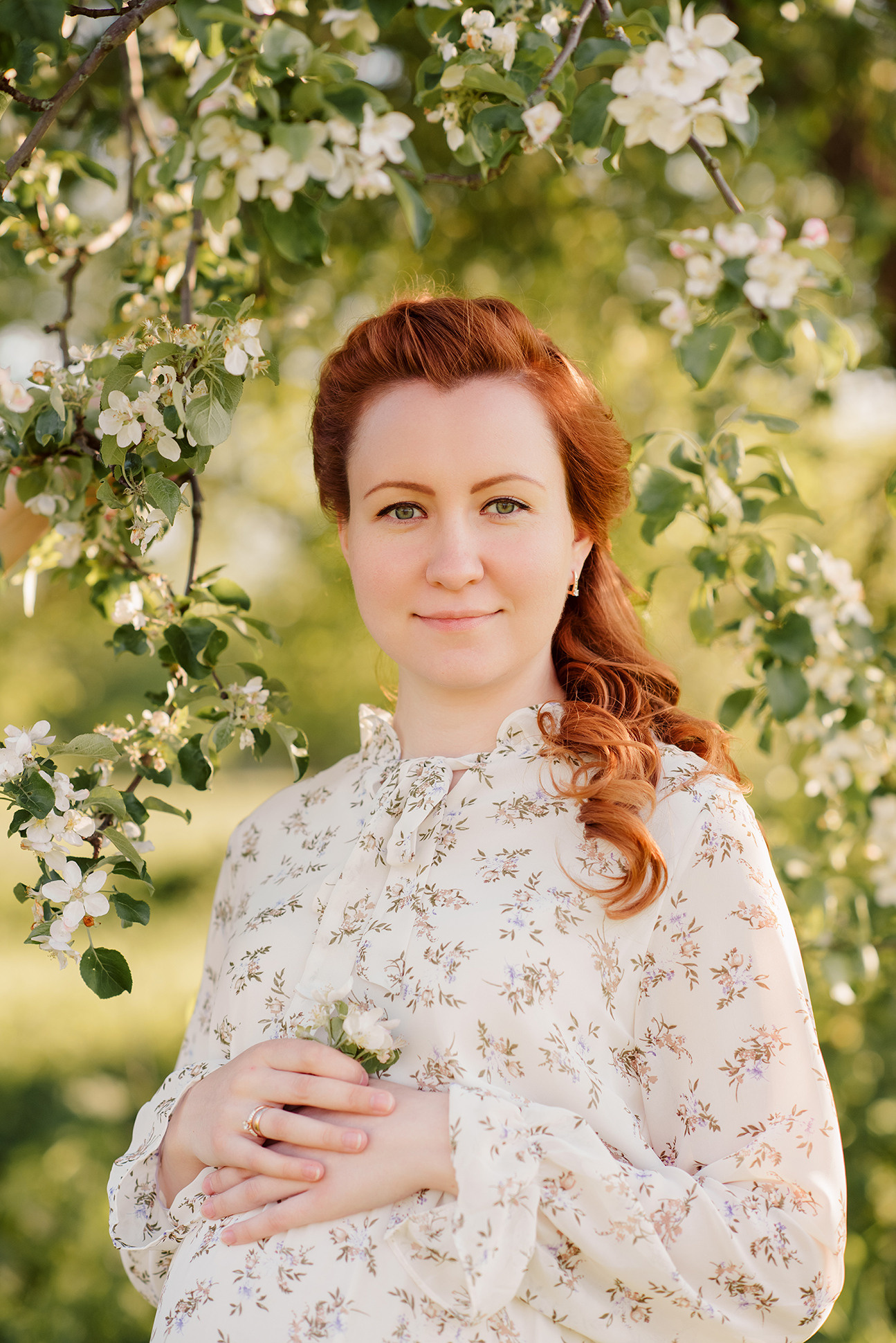 Фотосессия в яблонях в СПб, Фотосессия в цветении СПб. Семейный и Свадебный фотограф. Санкт-Петербург. Пушкин