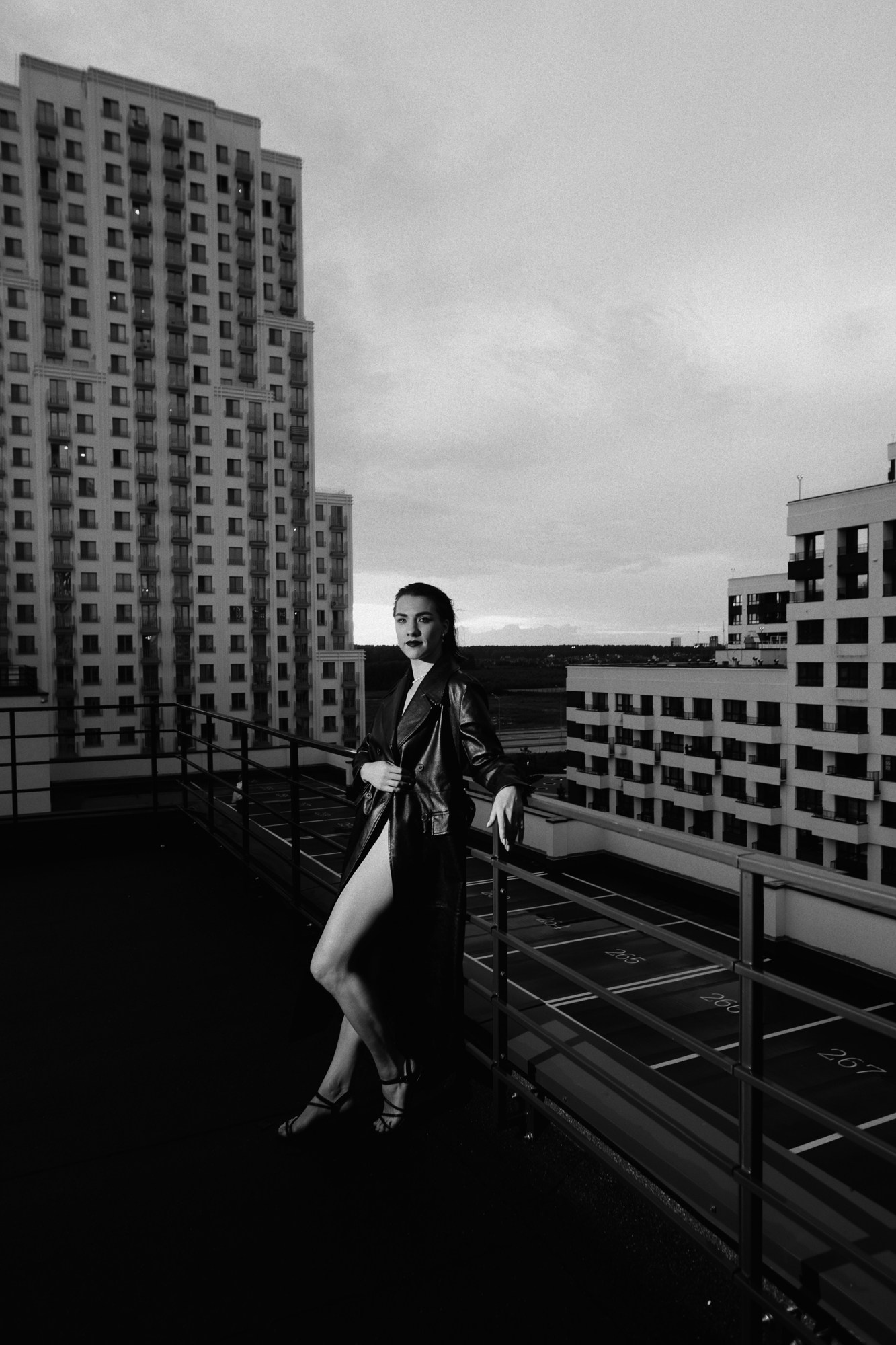 Уличная фотосессия на крыше в Тюмени | Фотограф Дарья Мустафина