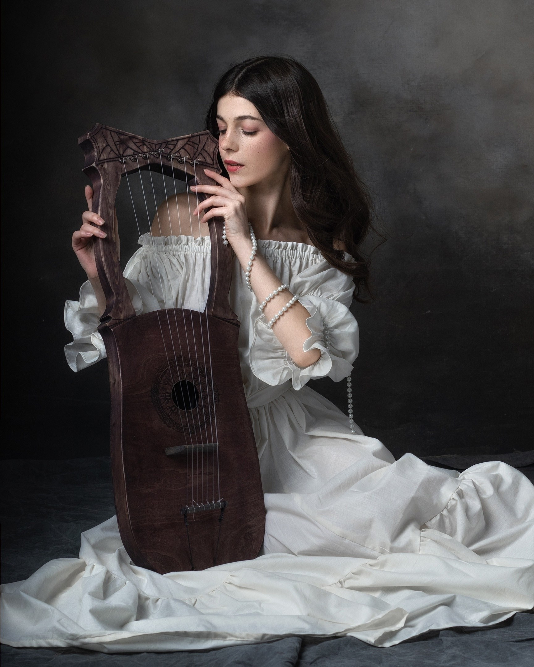 НОВЫЕ СЪЕМКИ В СТУДИИ — ОНА (ПЛАН)