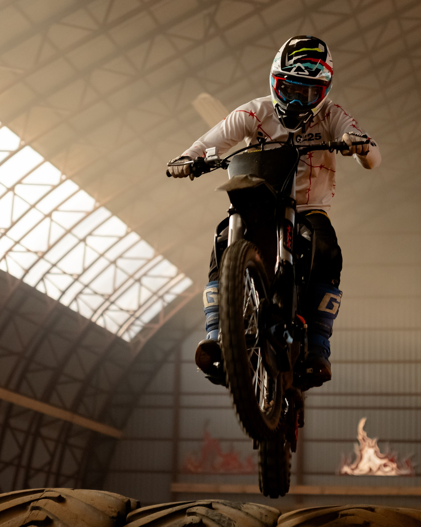 продуктовая видеосъемка мотоцикла в реальных гоночных условиях