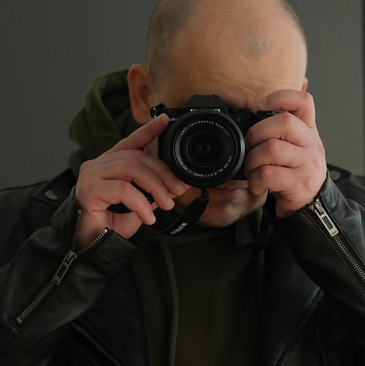 Contacts. Portrait Photographer in Novi Sad and Belgrade