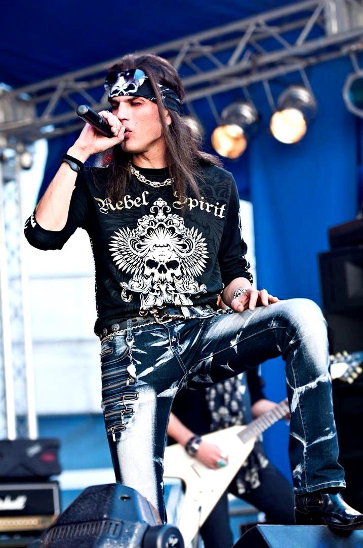 Ян Чумаков | Официальный сайт