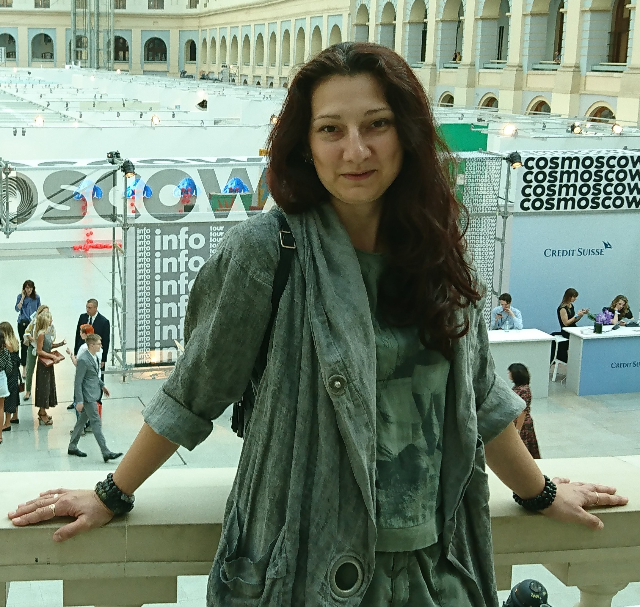 Несколько слов о московском художнике Татьяне Чвановой, которая пишет картины в абстрактном стиле, чьи работы находятся в музейных и частных коллекциях. Одна из немногих художников, кто пишет в часть своих работ в технике импасто.