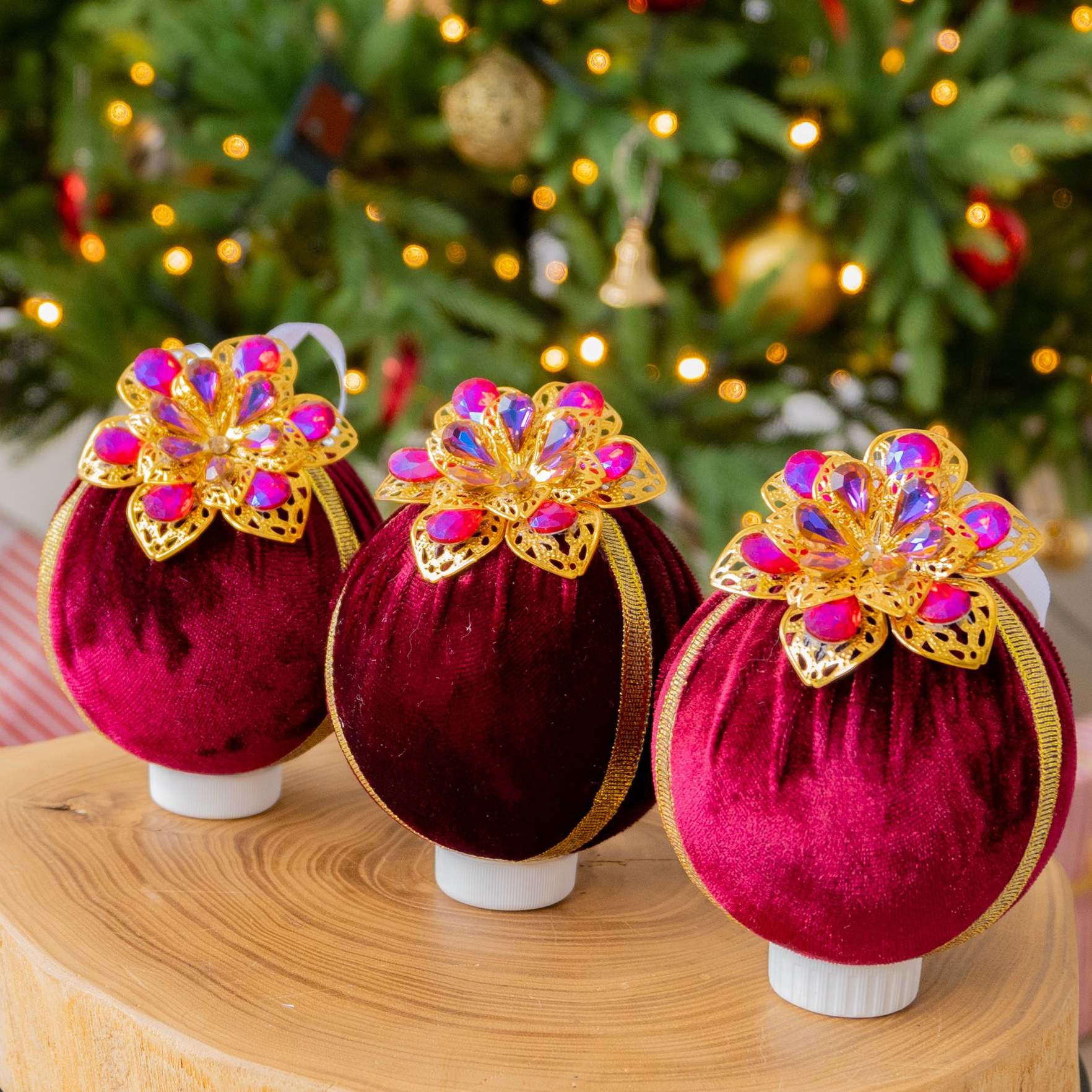 набор новогодних елочных шаров из красного бархата, зшт