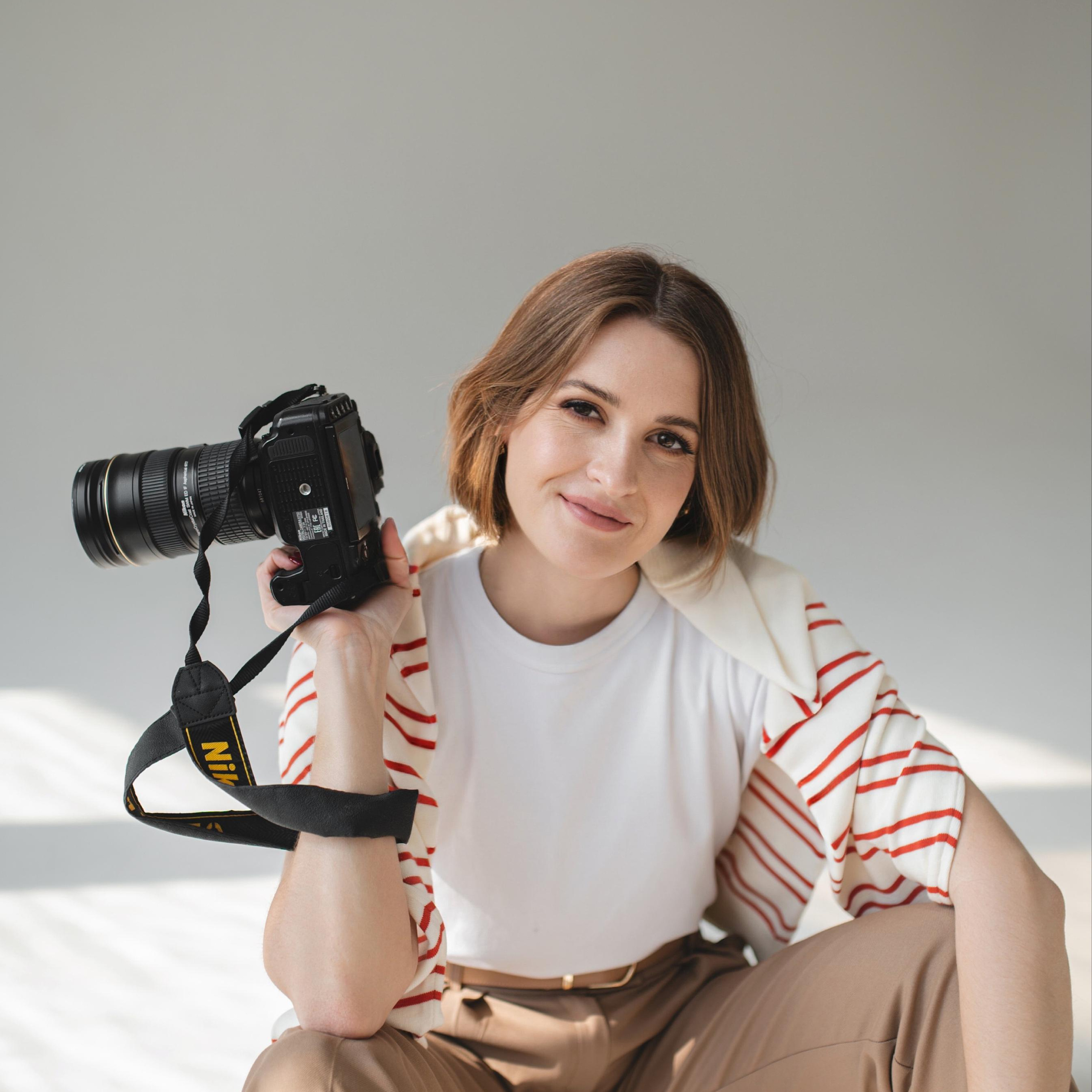 Контакты. Репортажный и портретный фотограф в Москве Влада Горбовская