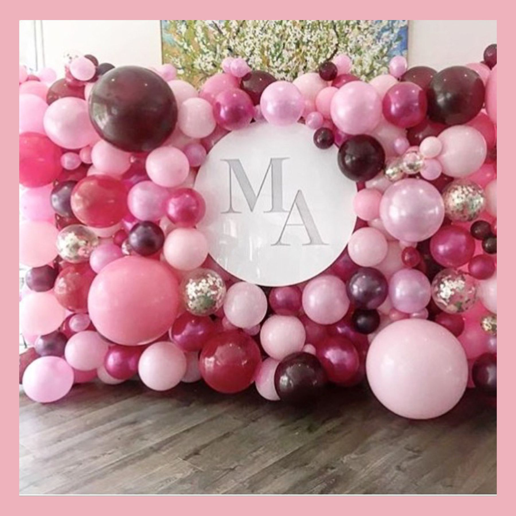 Стена-панно из разнокалиберных воздушных шаров. Студия праздничного декора