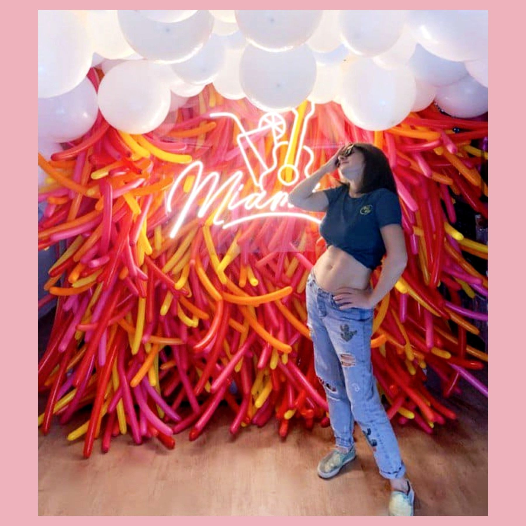 Фотозона из шаров ШДМ. Студия праздничного декора