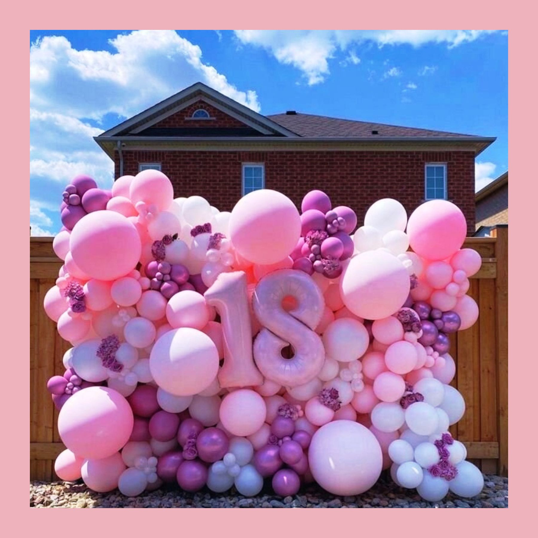 Стена-панно из разнокалиберных воздушных шаров. Студия праздничного декора