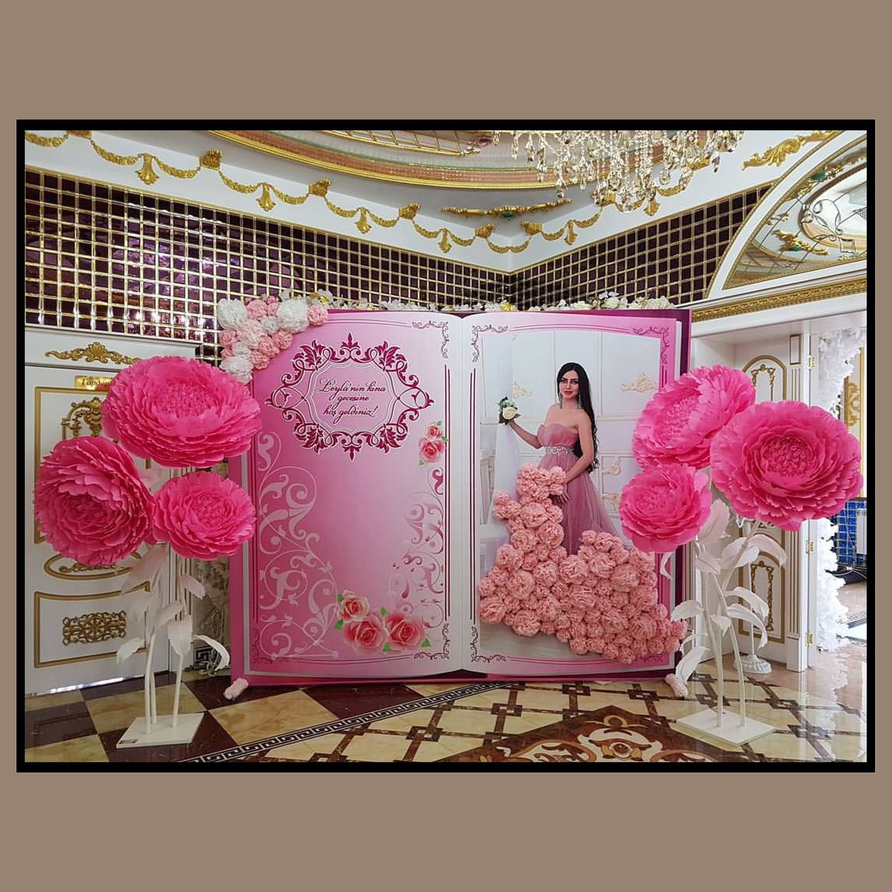 Фотозона для женщины. Студия праздничного декора