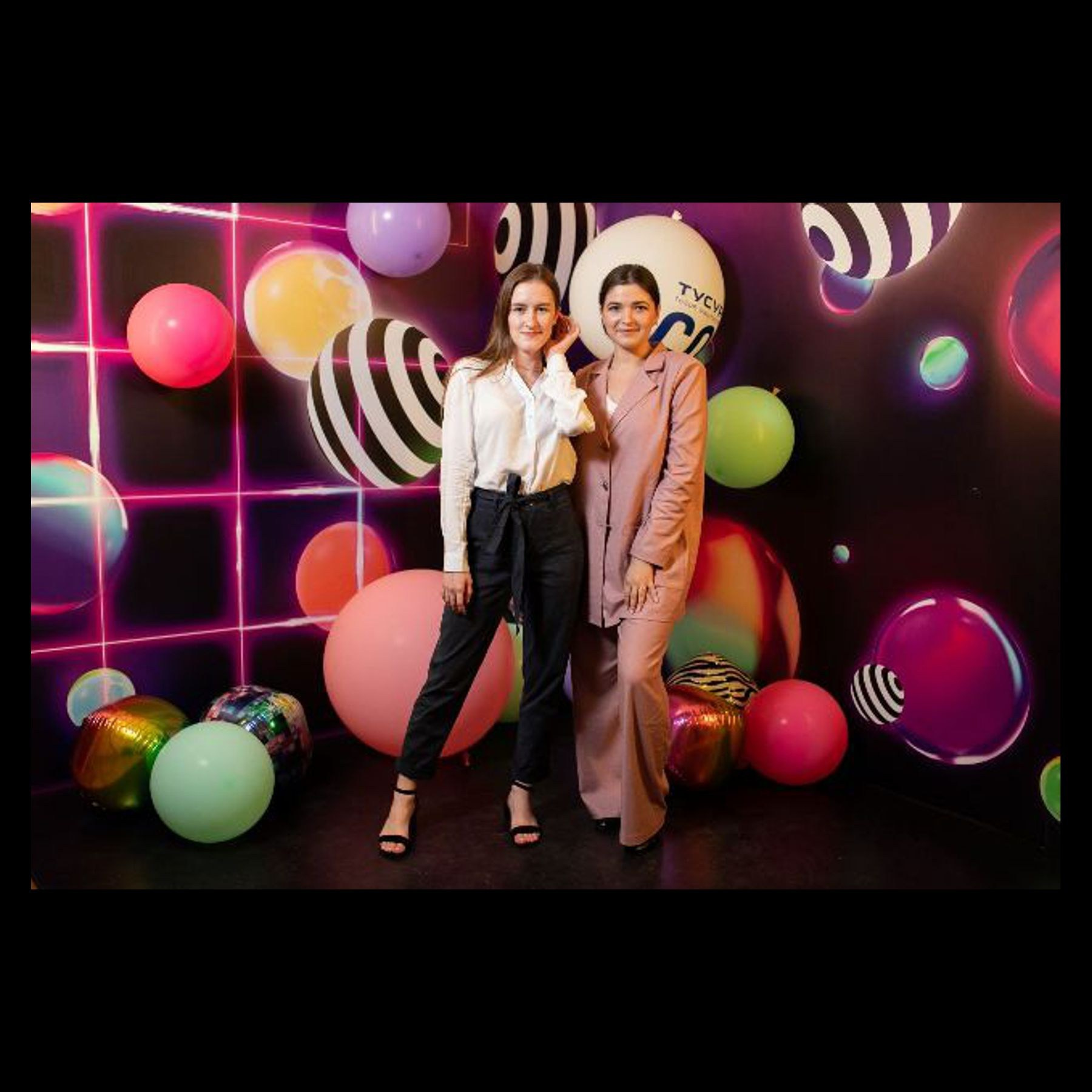 Пресс Бренд волл. Студия праздничного декора