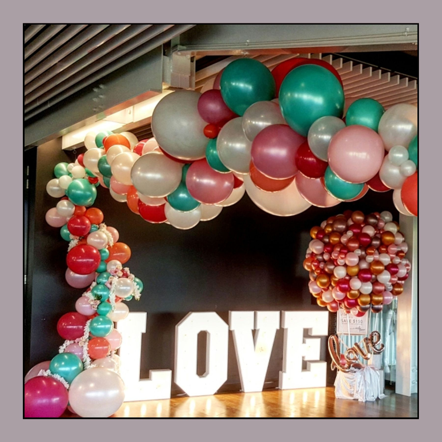 Фотозона LOVE. Студия праздничного декора