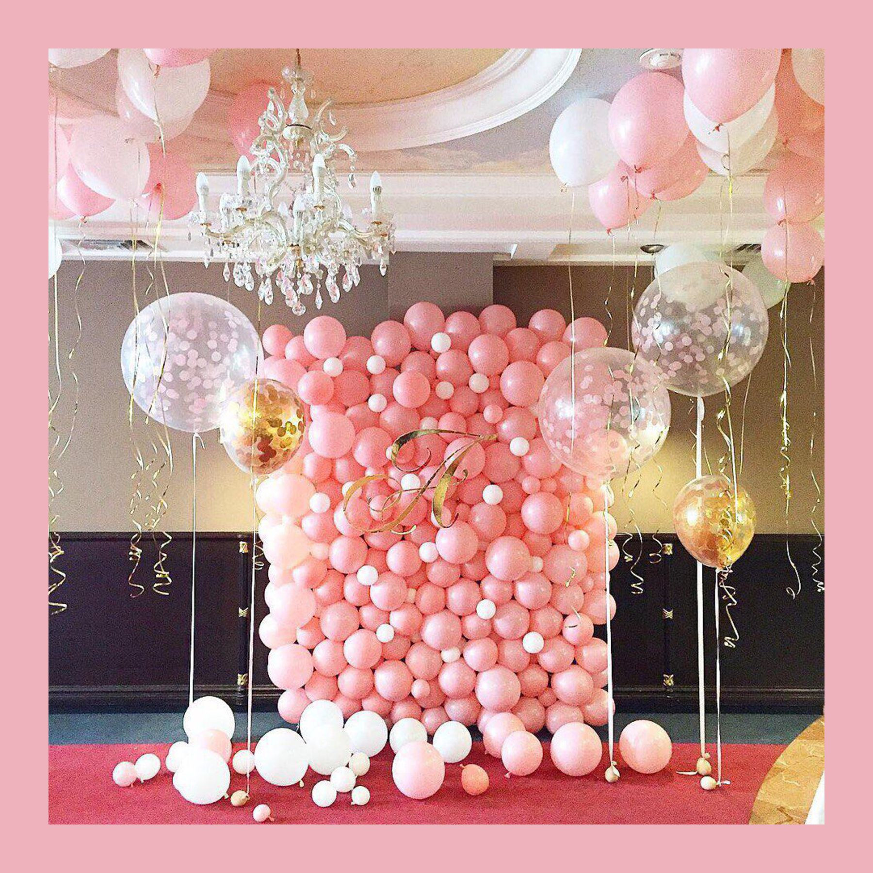 Стена-панно из разнокалиберных воздушных шаров. Студия праздничного декора