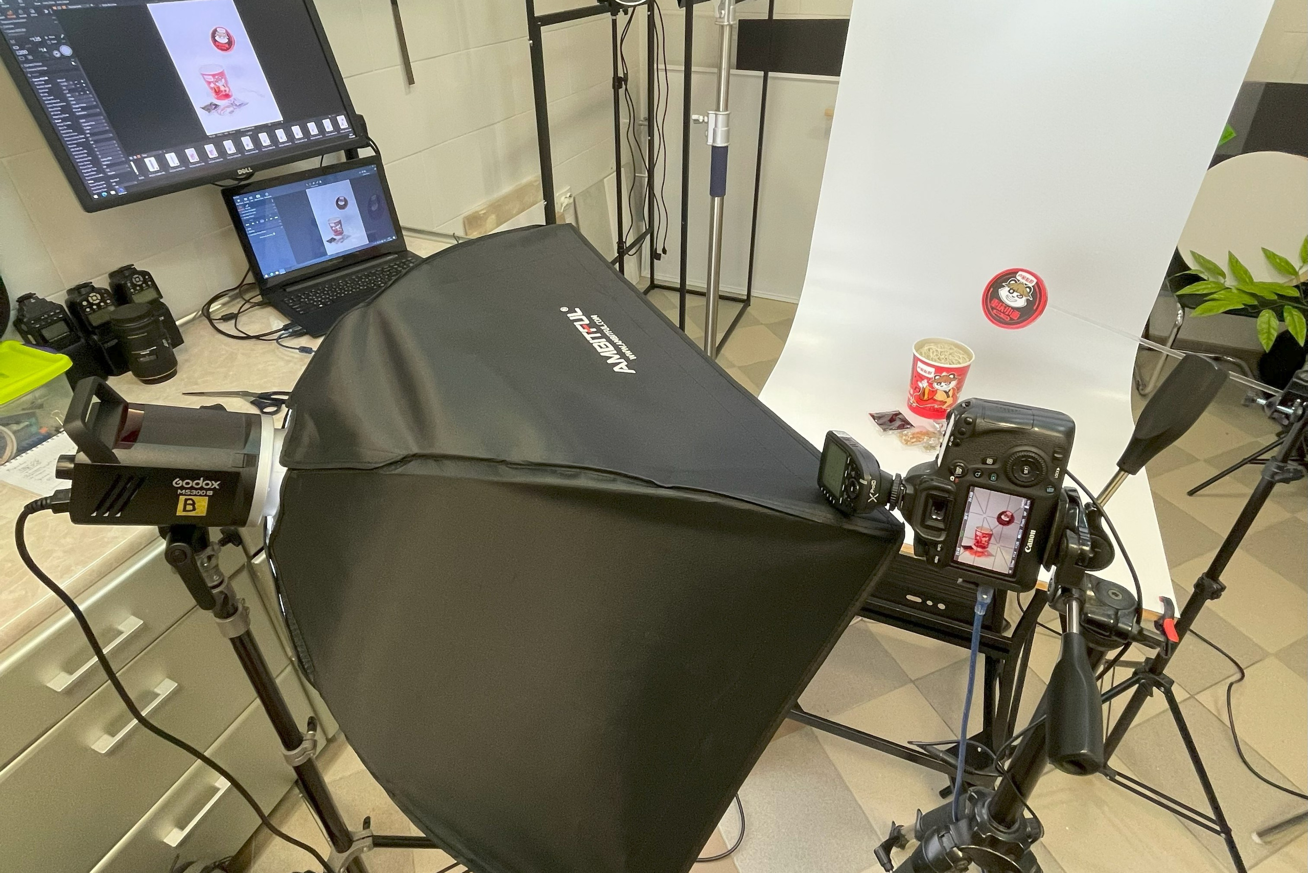 Вид на оснащение предметной фотостудии