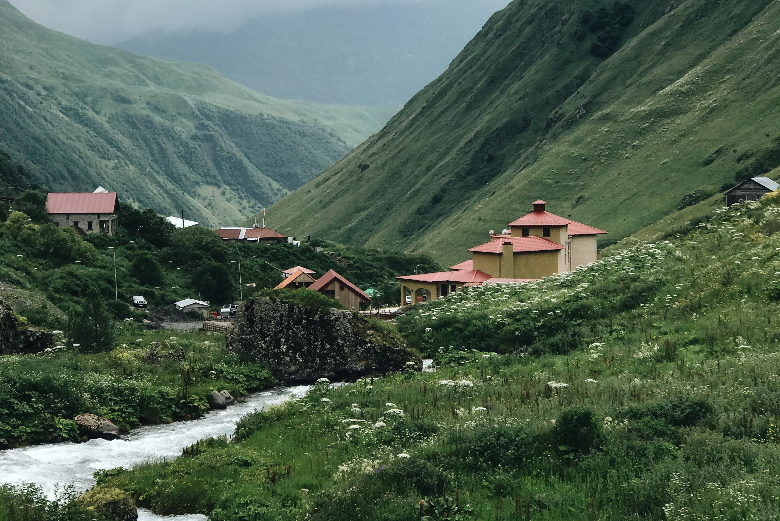 Восхождение на Казбек с Грузии. Уникальные экспедиции — LUCKY CLAN