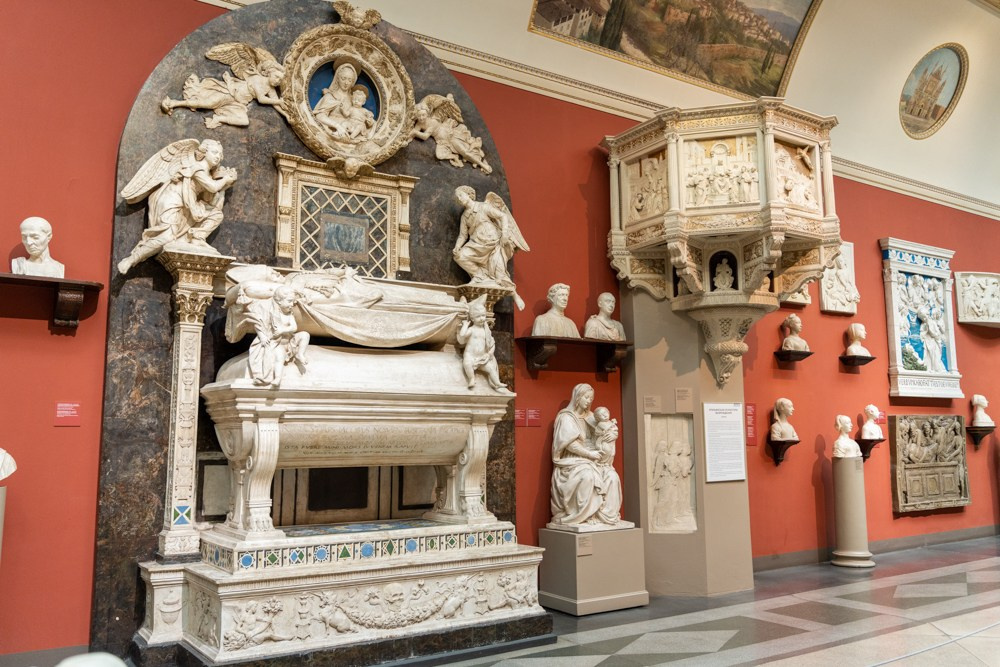 Собрание слепков Пушкинского музея. Фотограф и искусствовед в Туле и Санкт-Петербурге Нелли Некрасова