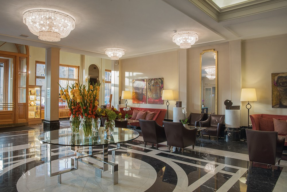 Выбрать лучшие гостиницы и отели на свадьбу для утра невесты в Санкт Петербурге. Свадебный фотограф в Москве Элина Ларченкова. Фото, которые цепляют