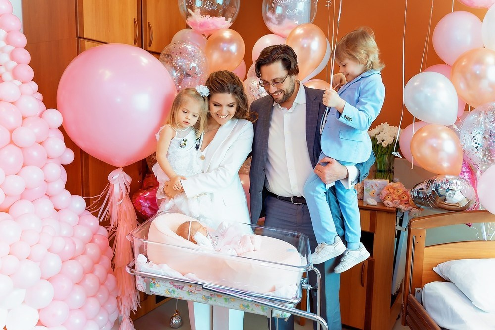 СЪЕМКА ВЫПИСКИ ИЗ РОДДОМА. Детский и семейный фотограф в Москве Катерина Орлова