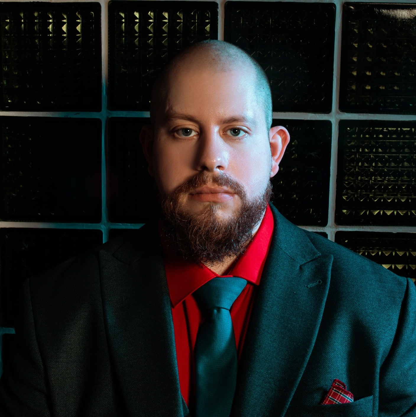 Контакты. Человек в Шляпе