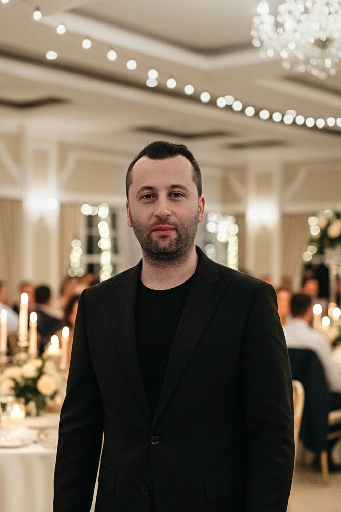 Узнать стоимость свадебной фотосъемки и забронировать дату