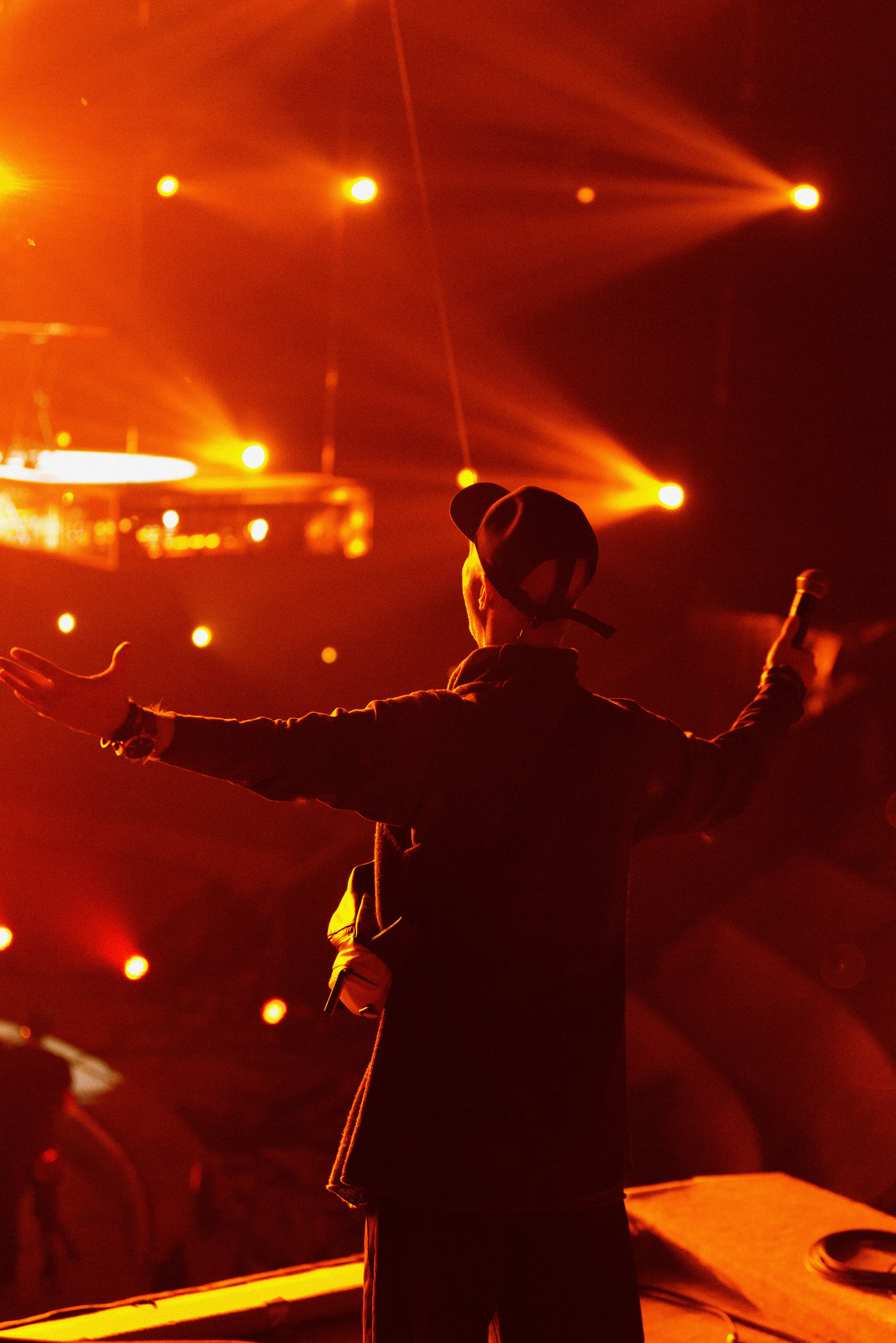 Олег Левин — профессиональный концертный и бэкстейдж фотограф в Москве