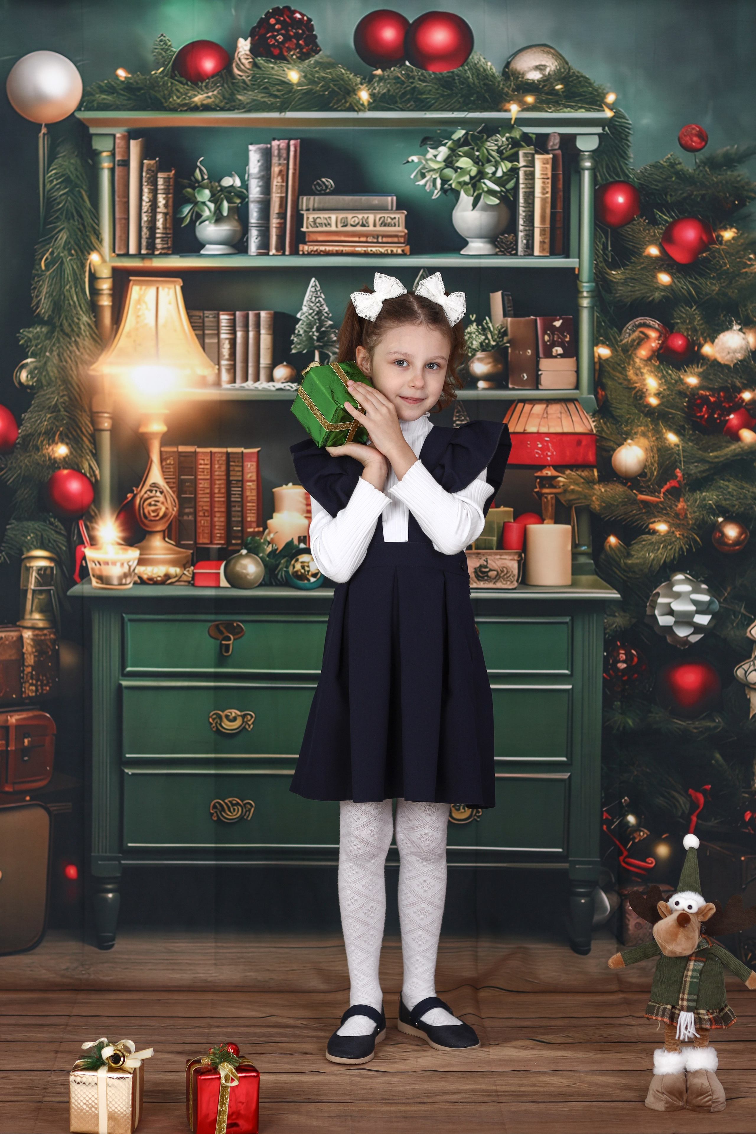 Фотозона «Новогодняя» школьная. Выпускные альбомы в Тюмени для школ, садов, вузов спортивных секций