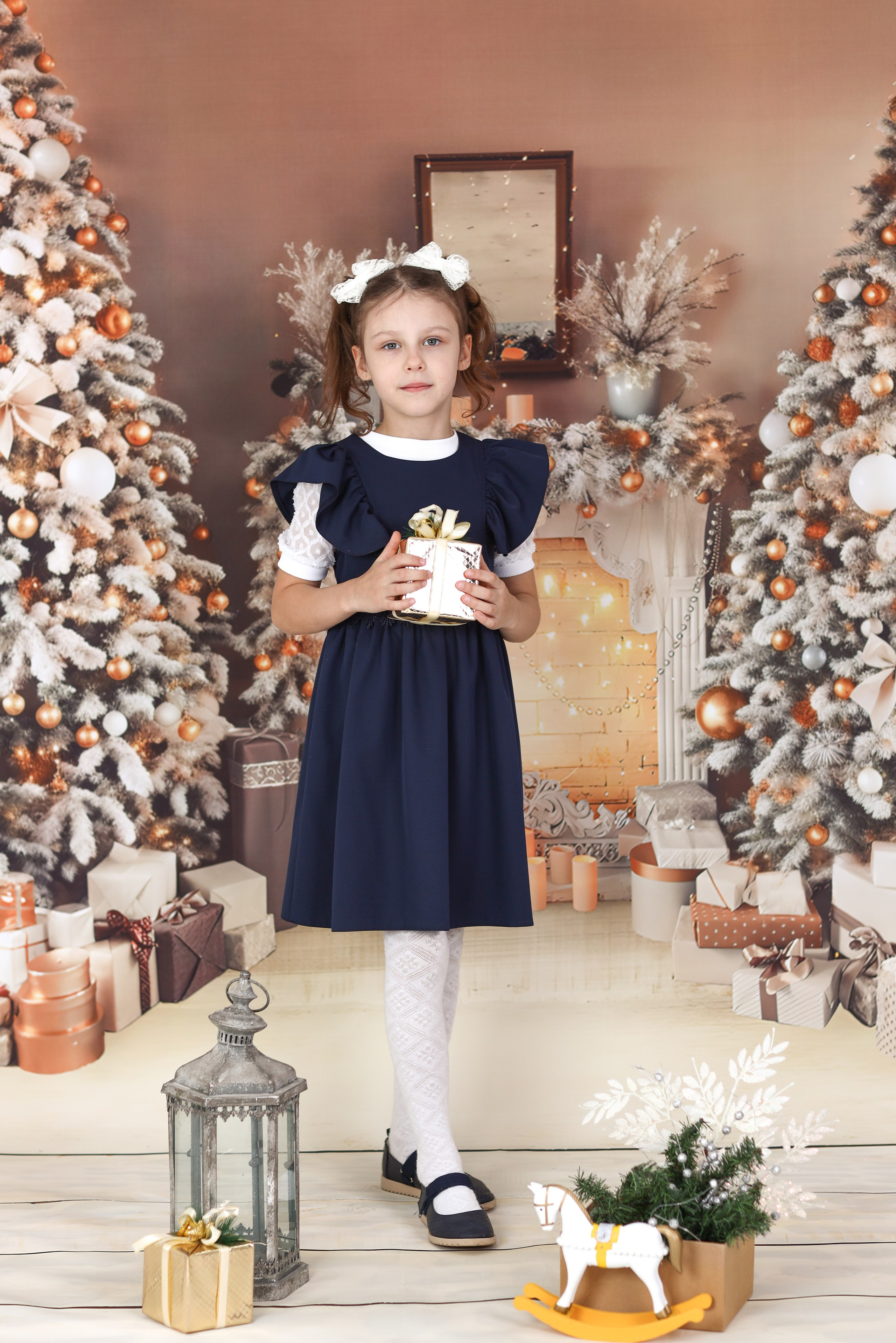 Фотозона «Новогодняя» школьная. Выпускные альбомы в Тюмени для школ, садов, вузов спортивных секций