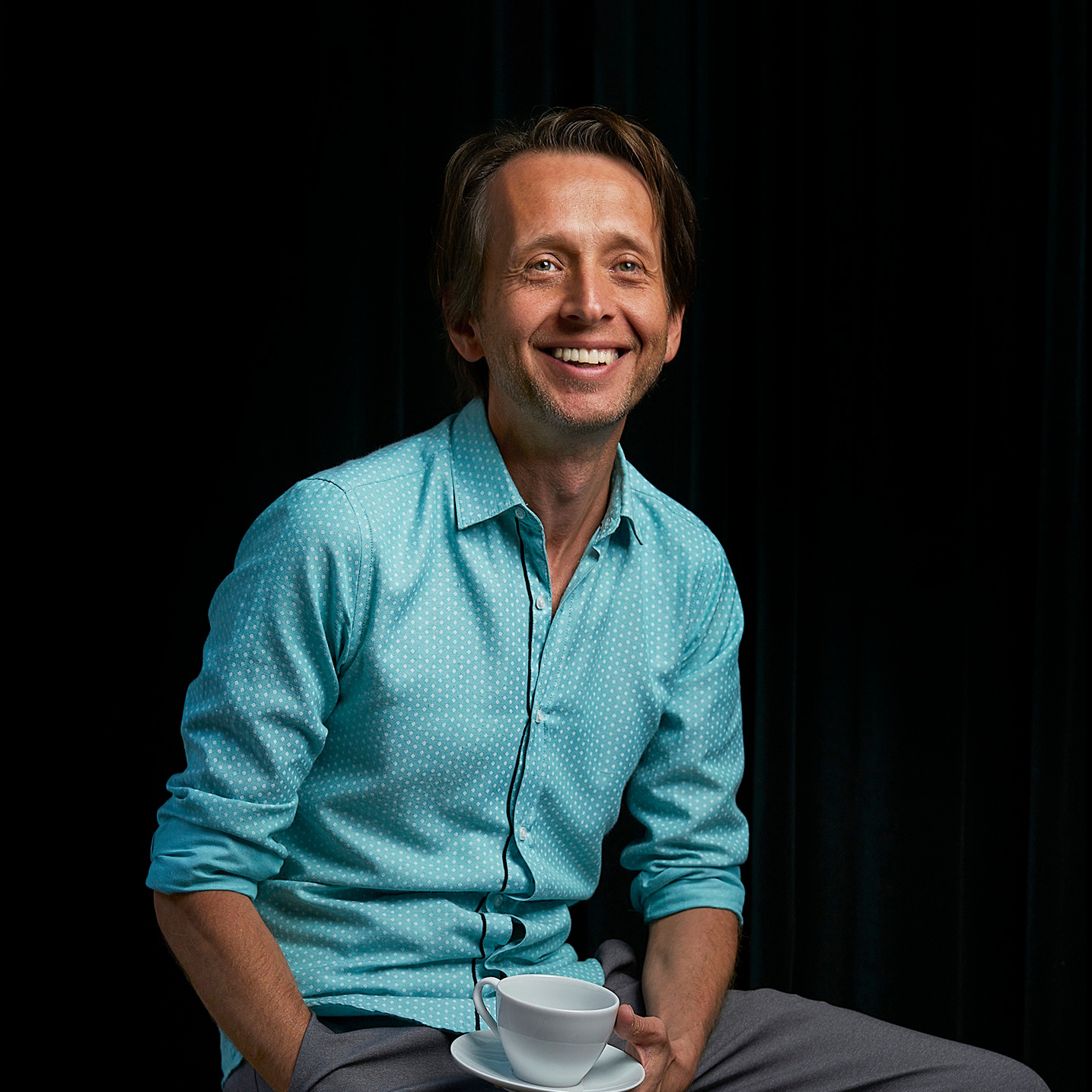 Контакты. Студия для съемки фото и видео в Москве