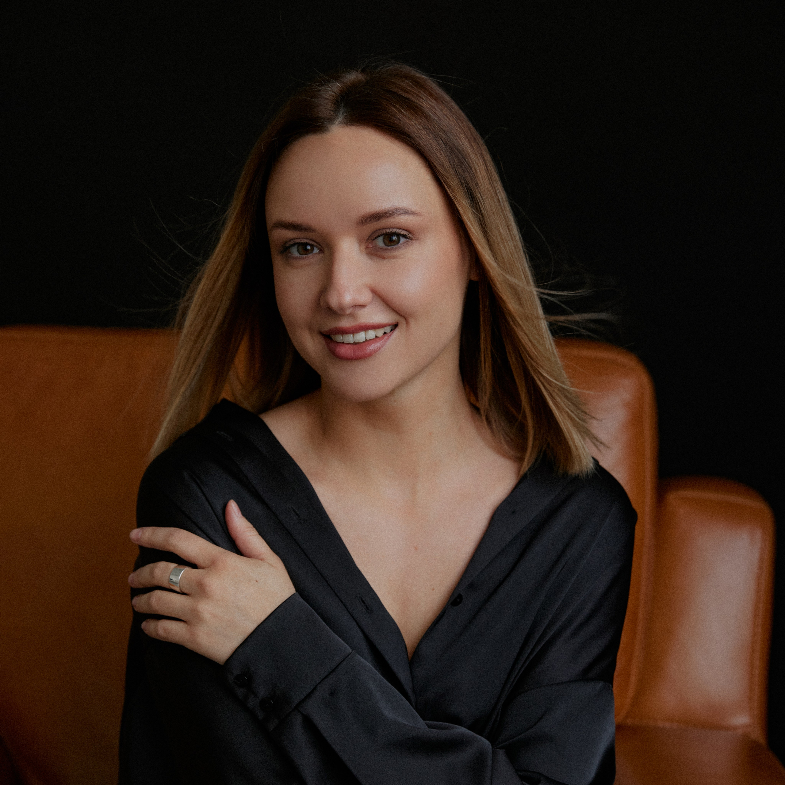 Контакты. Фотограф в Москве. Каталог, лукбук, портреты