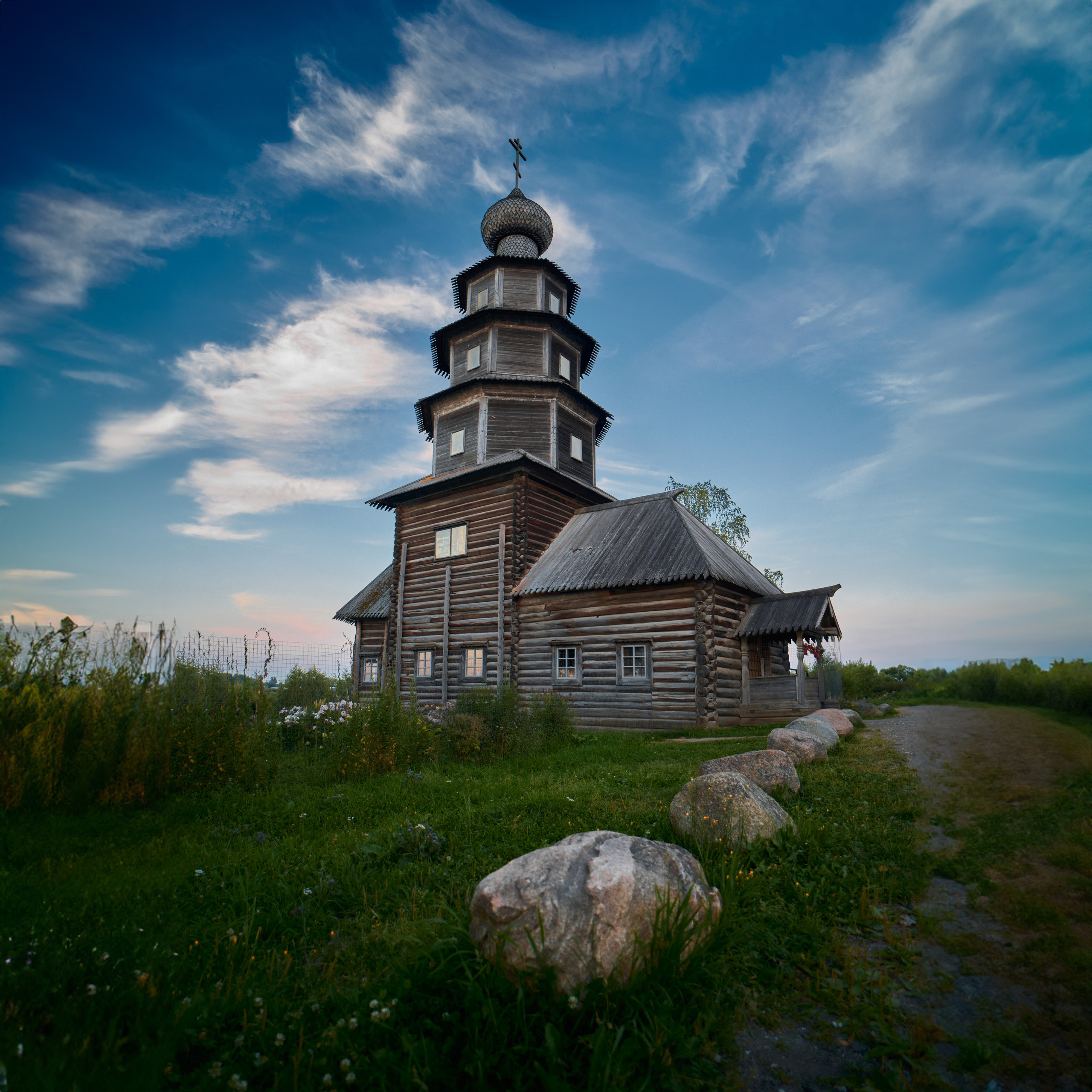 Фотовыставка «Атмосфера» с видами Торжка, Торопца, Осташкова