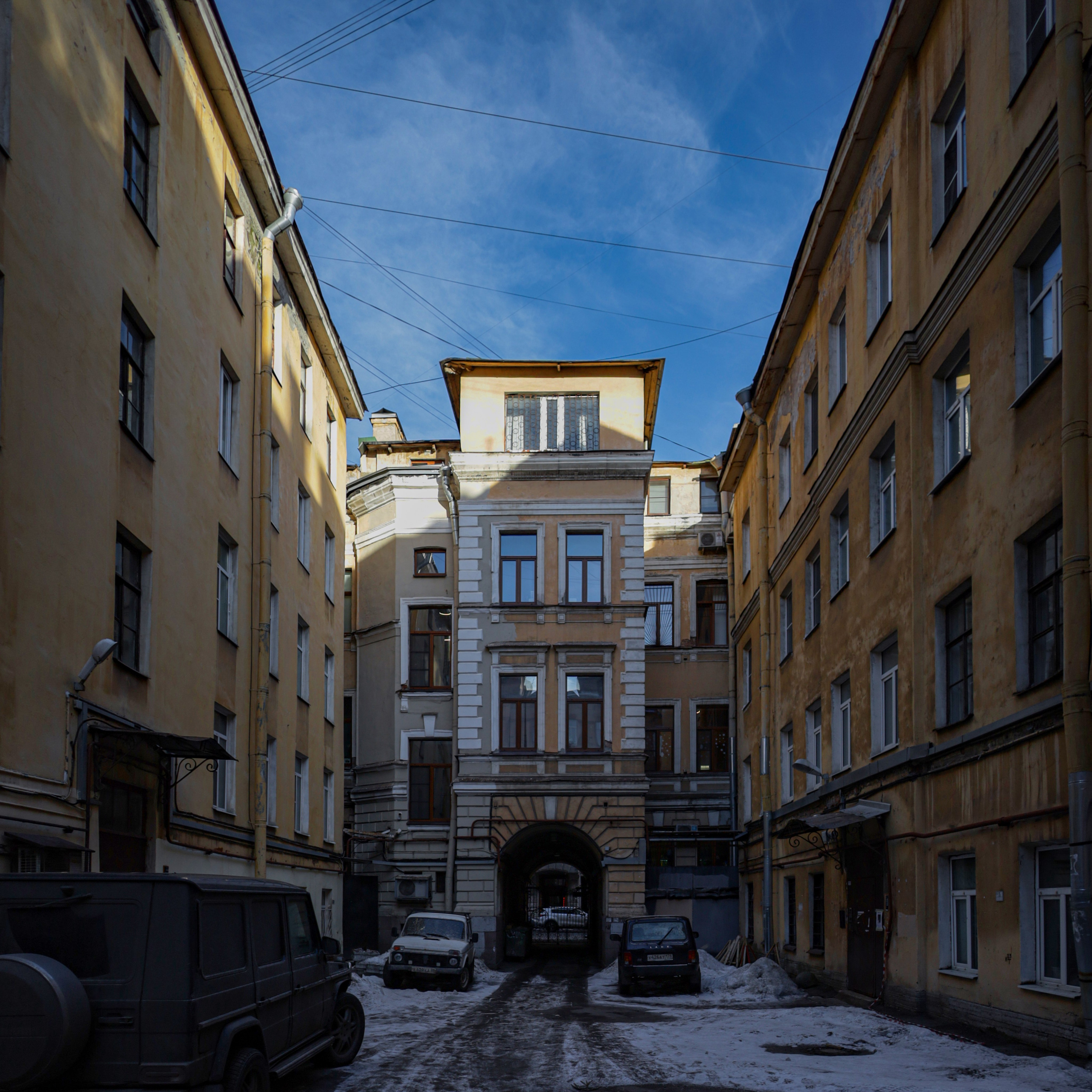 Дом лейтенанта Юрия Корсака. 812 оттенков Питера