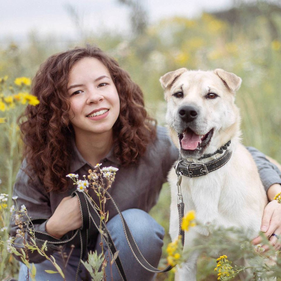 Фотограф-анималист в Москве: портрет хозяйки и собаки на природе