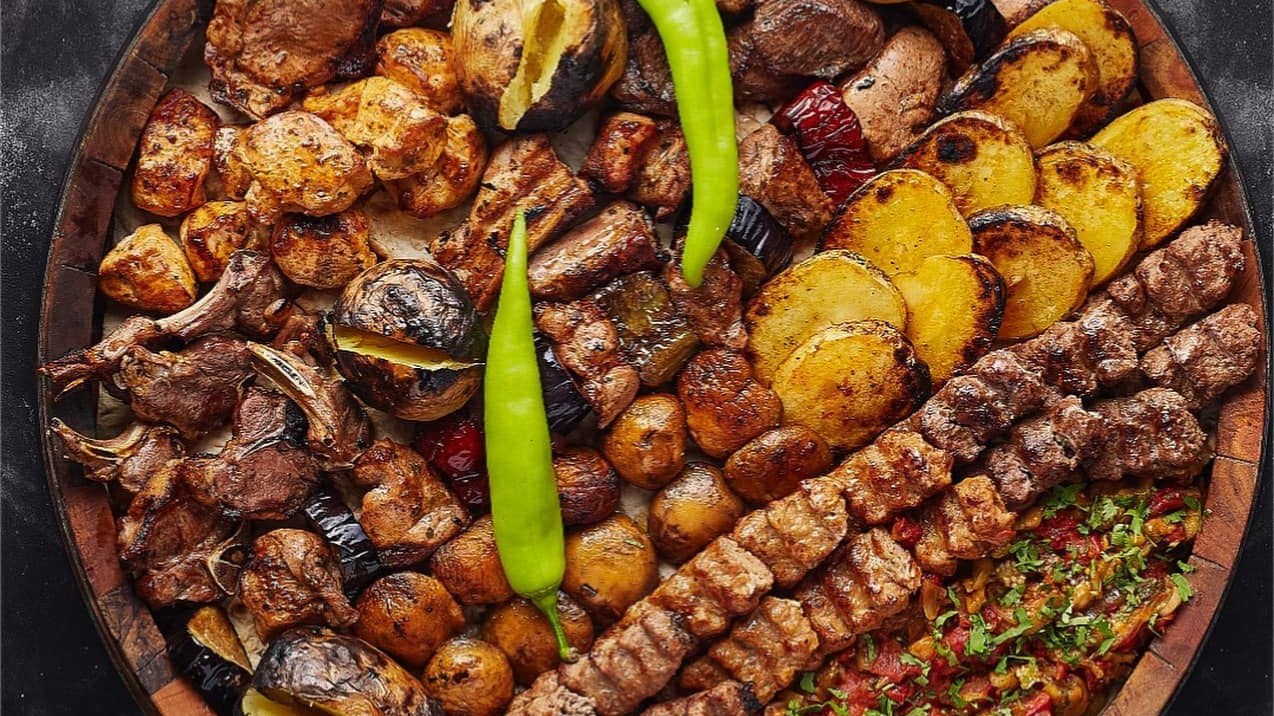 Блюда на мангале. Грузинская кухня. Доставка блюд по меню. Доставка комплексных обедов