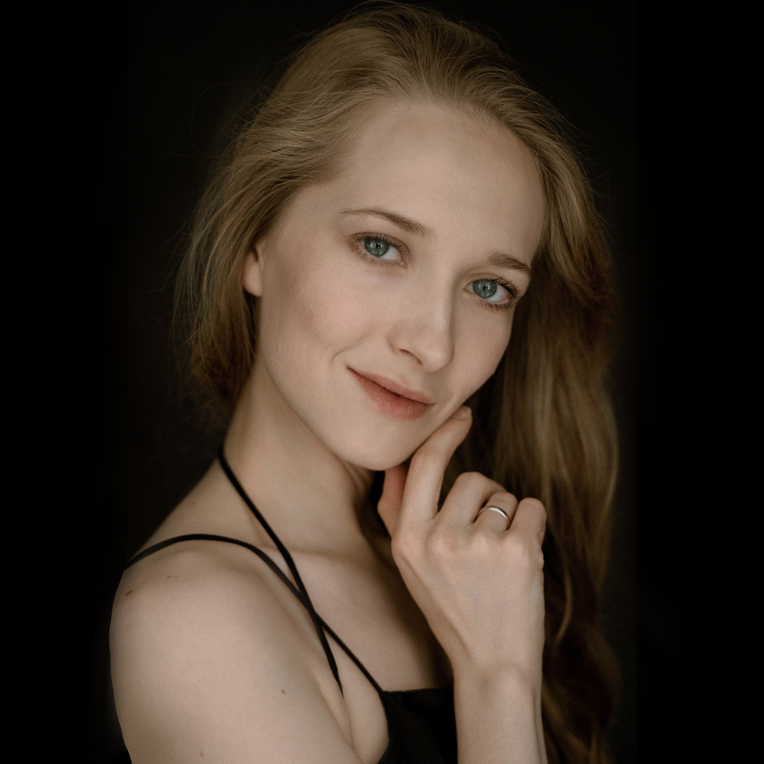 Контакты. Эстетичная фото- и видеосъёмка Ирина Арсентьева. Челябинск и весь мир