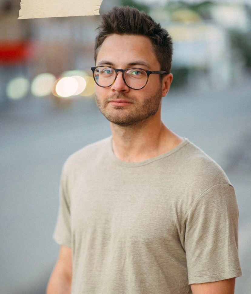 Контакты. Director of photography — Roman Shcherbinin