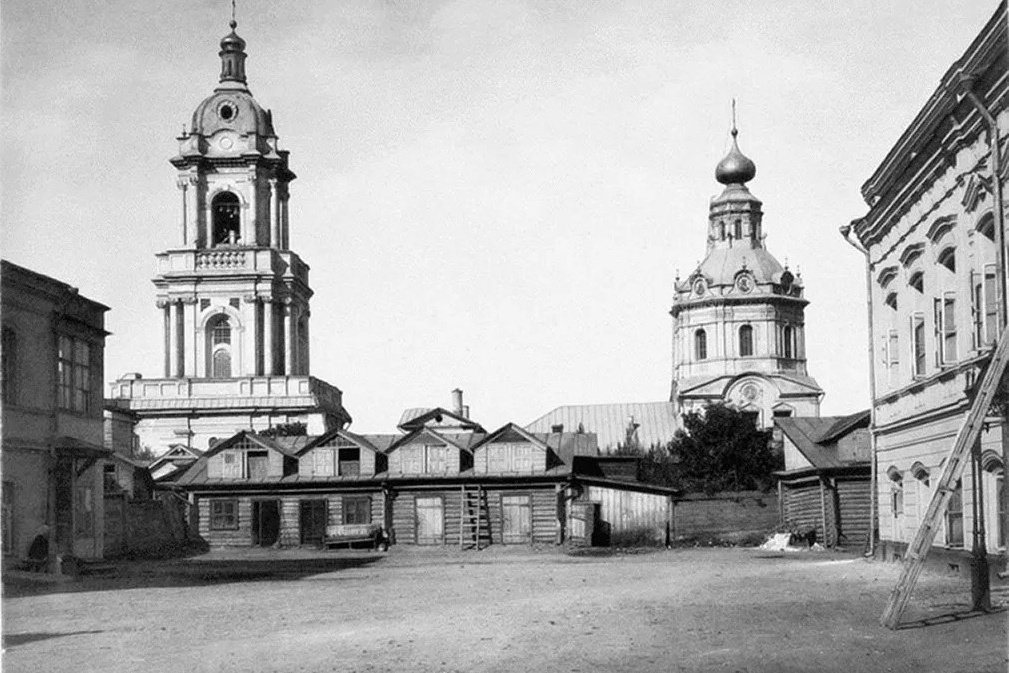 Наталья Шумова - аттестованный экскурсовод по Москве. П&П — Полезное с Приятным. Фотоэкскурсии — Москва на память. Экскурсовод и фотограф в Москве. Увези столицу в своём альбоме!