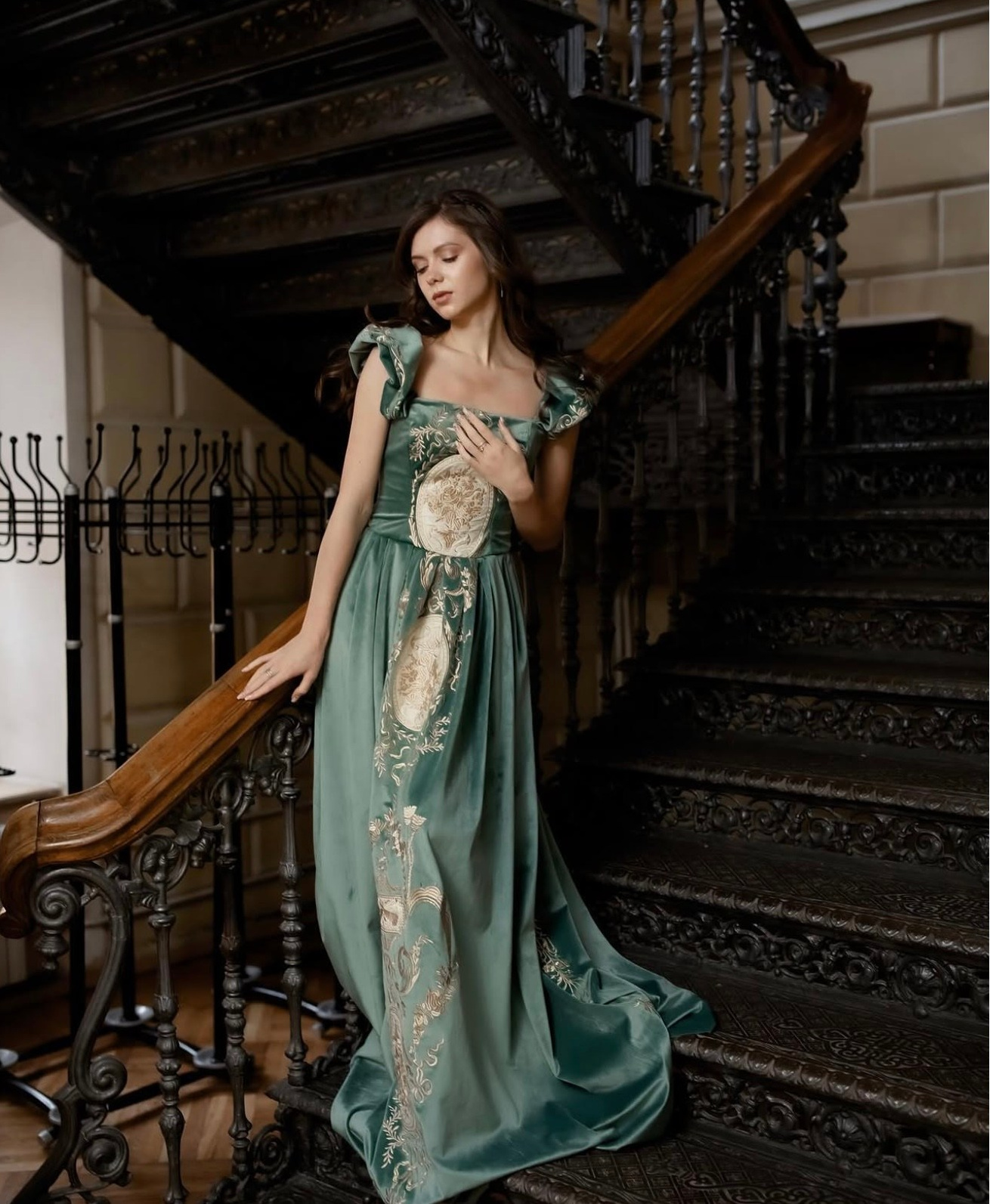 Дизайнер костюмов и украшений, фотограф