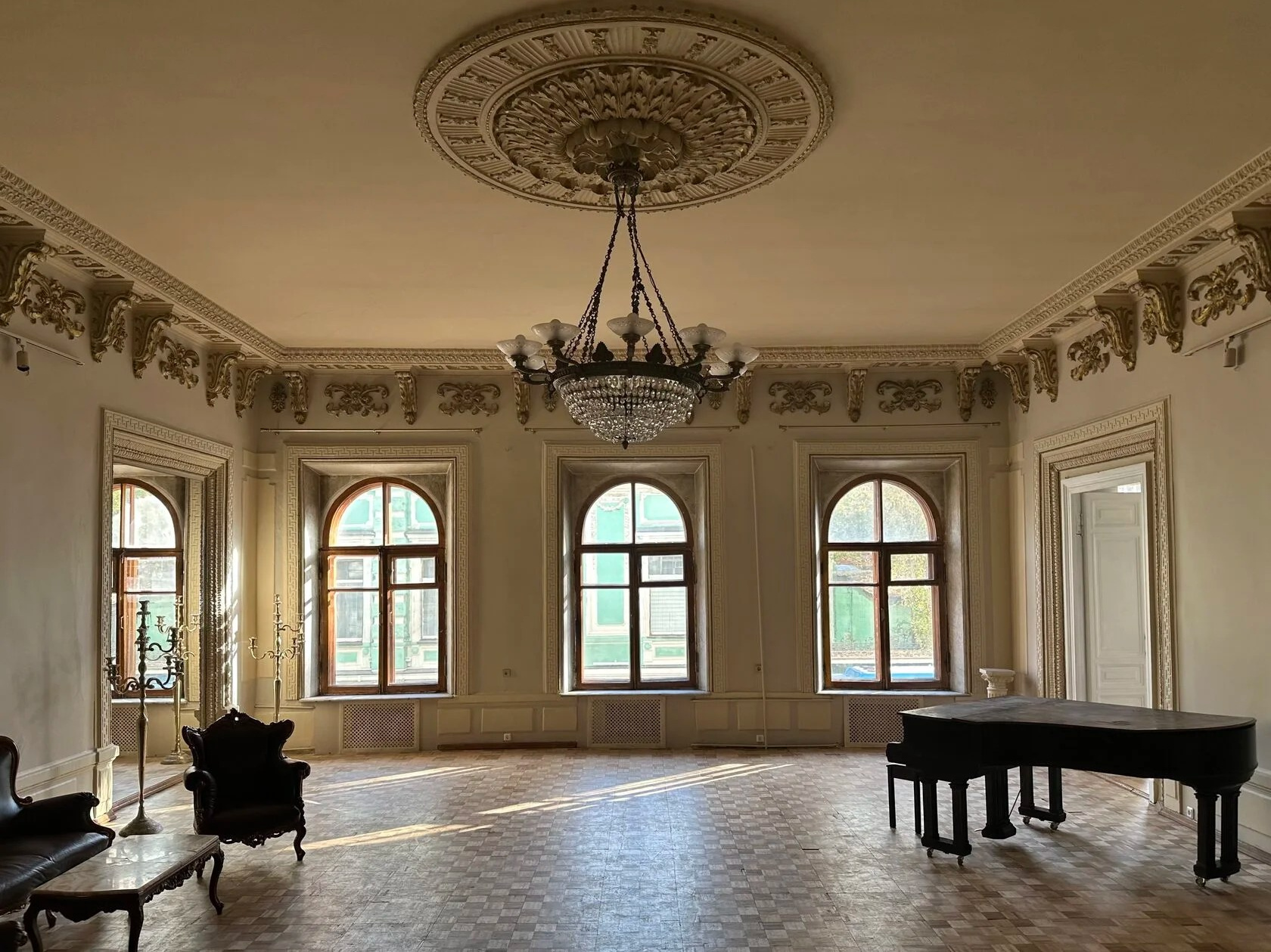 Студии для свадебной съемки (и не только). Свадебный видеограф в Москве Никонова Анна